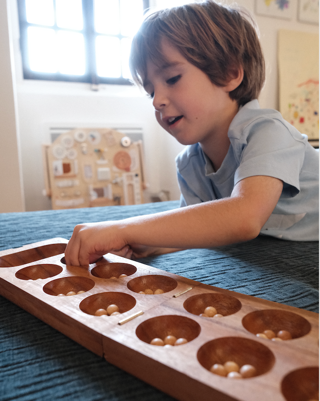 L’Awalé en classe : un jeu pédagogique complet, testé par deux enseignantes