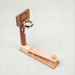 Vue latérale du jeu avec la bille attachée par la ficelle