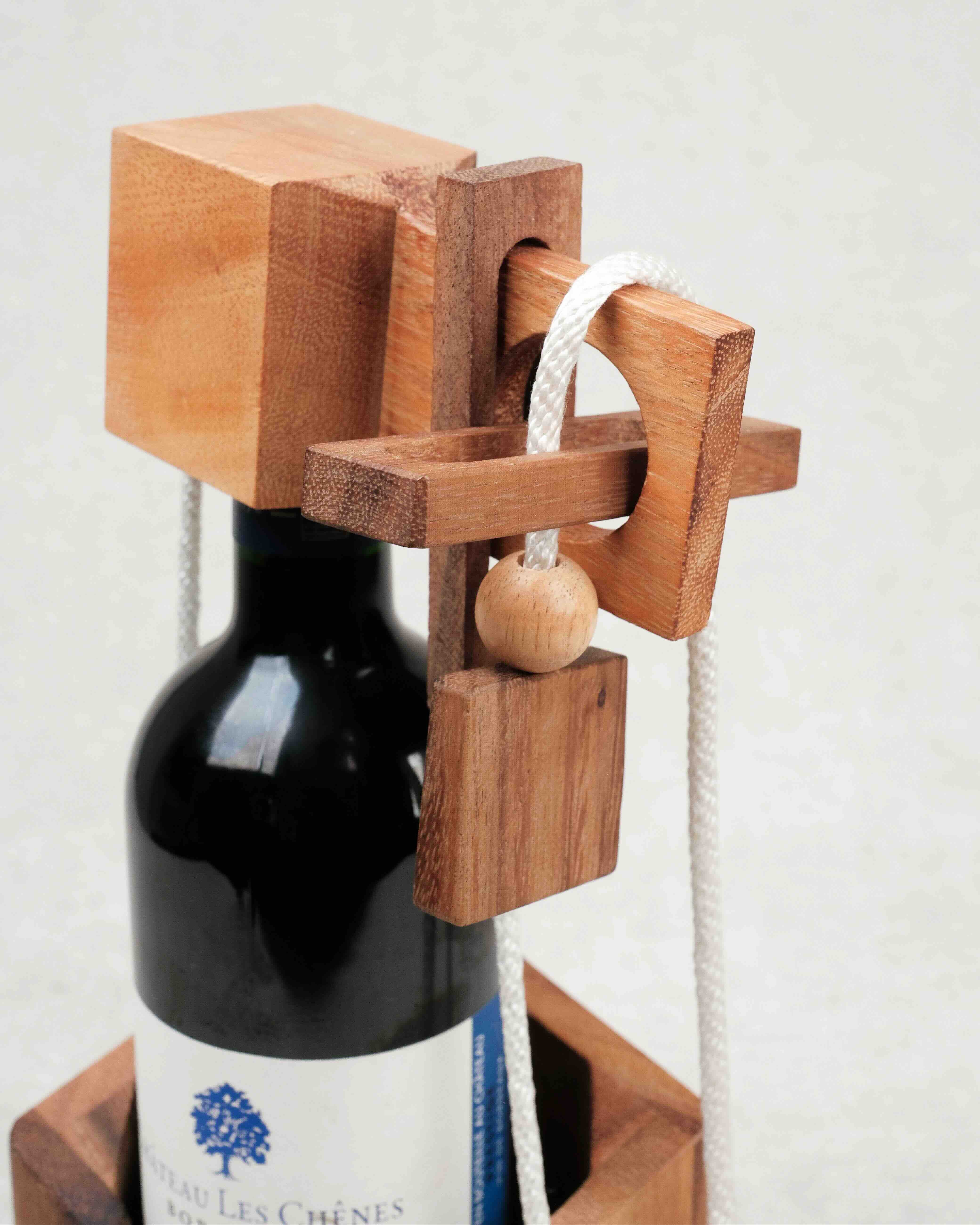 Casse-tête bouteille de vin avec ficelles et mécanisme – Jeux Faugère