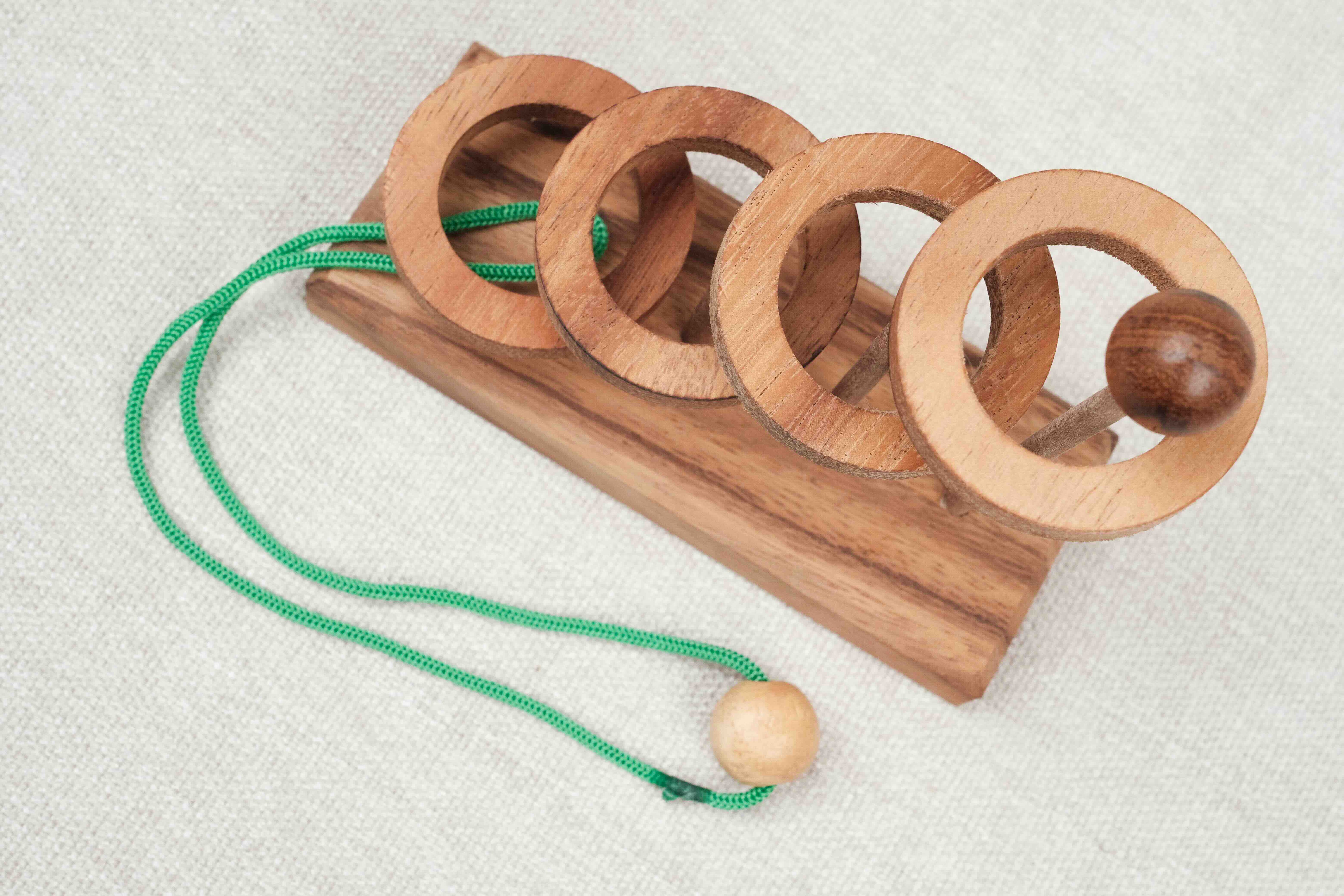 Puzzle en bois La Clé Égyptienne – Casse-tête ficelle difficile à résoudre dès 6 ans – Jeux Faugère
