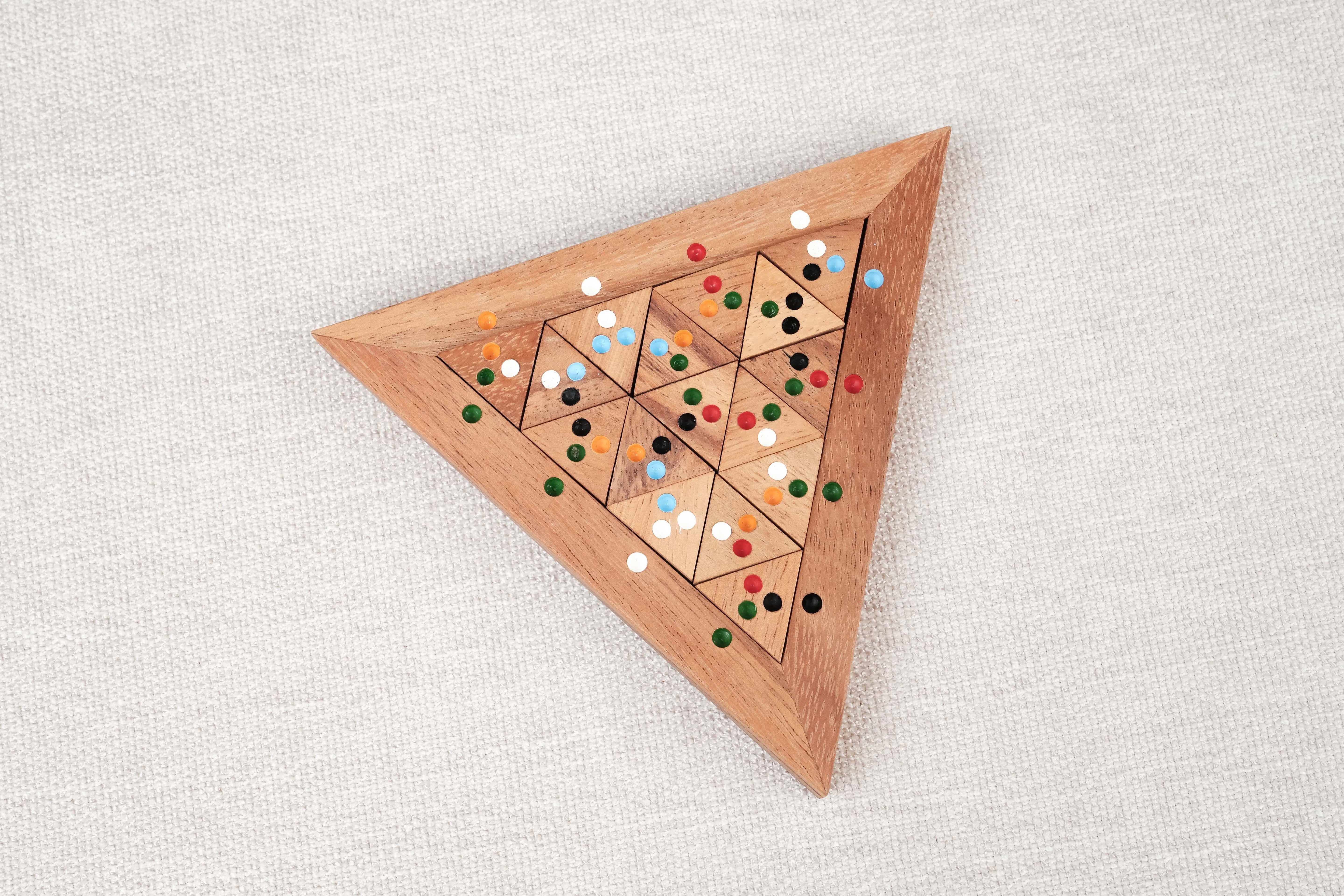 Jeu Tri Match avec pièces colorées en bois – Jeux Faugère