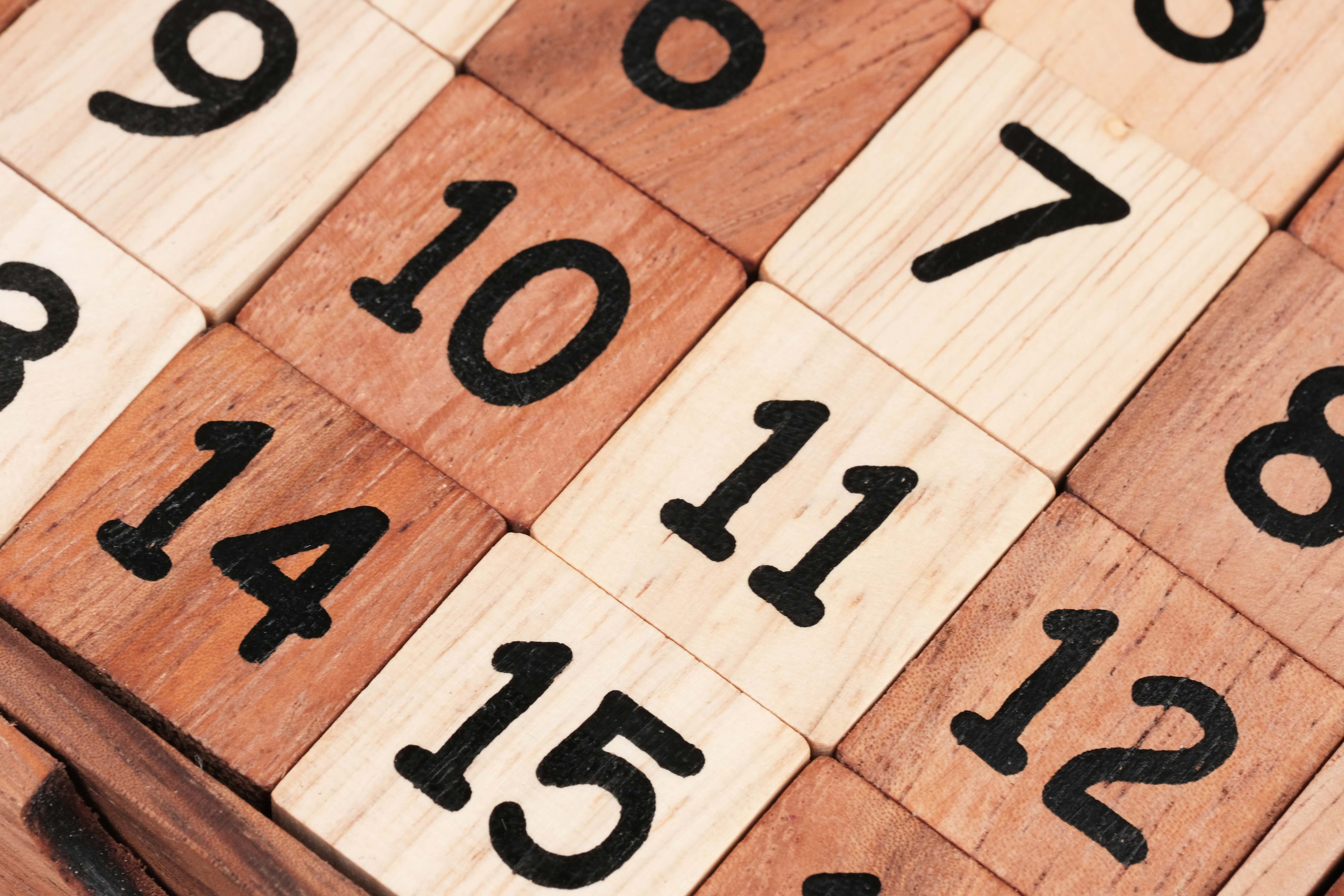 Zoom sur la disposition en grille du jeu avec chiffres visibles