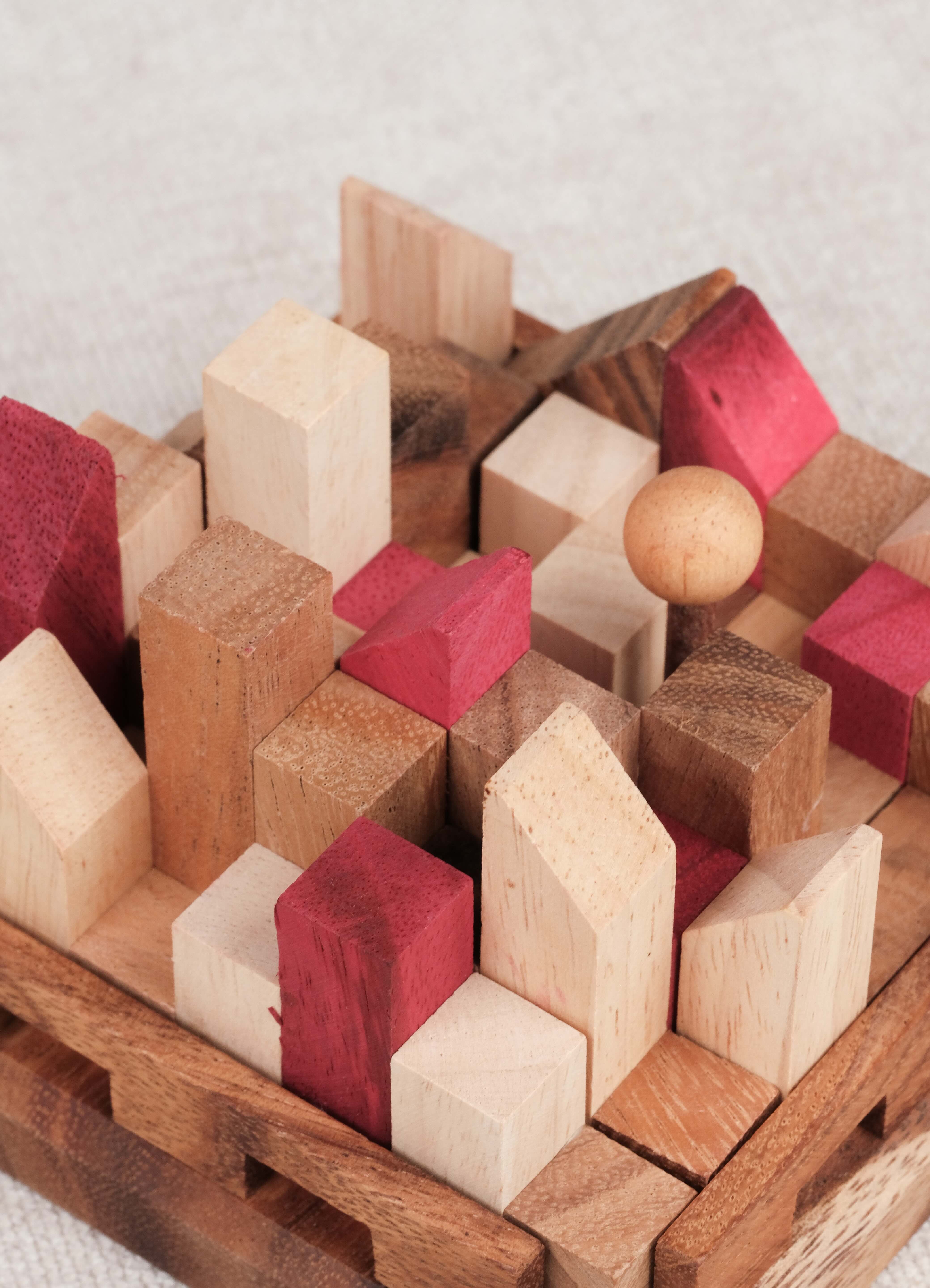 Puzzle en bois La Cité Infernale zoom sur les pièces – Casse-tête créatif à reconstruire autour du lampadaire – Jeux Faugère