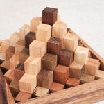 Zoom details de la grande Keops en bois