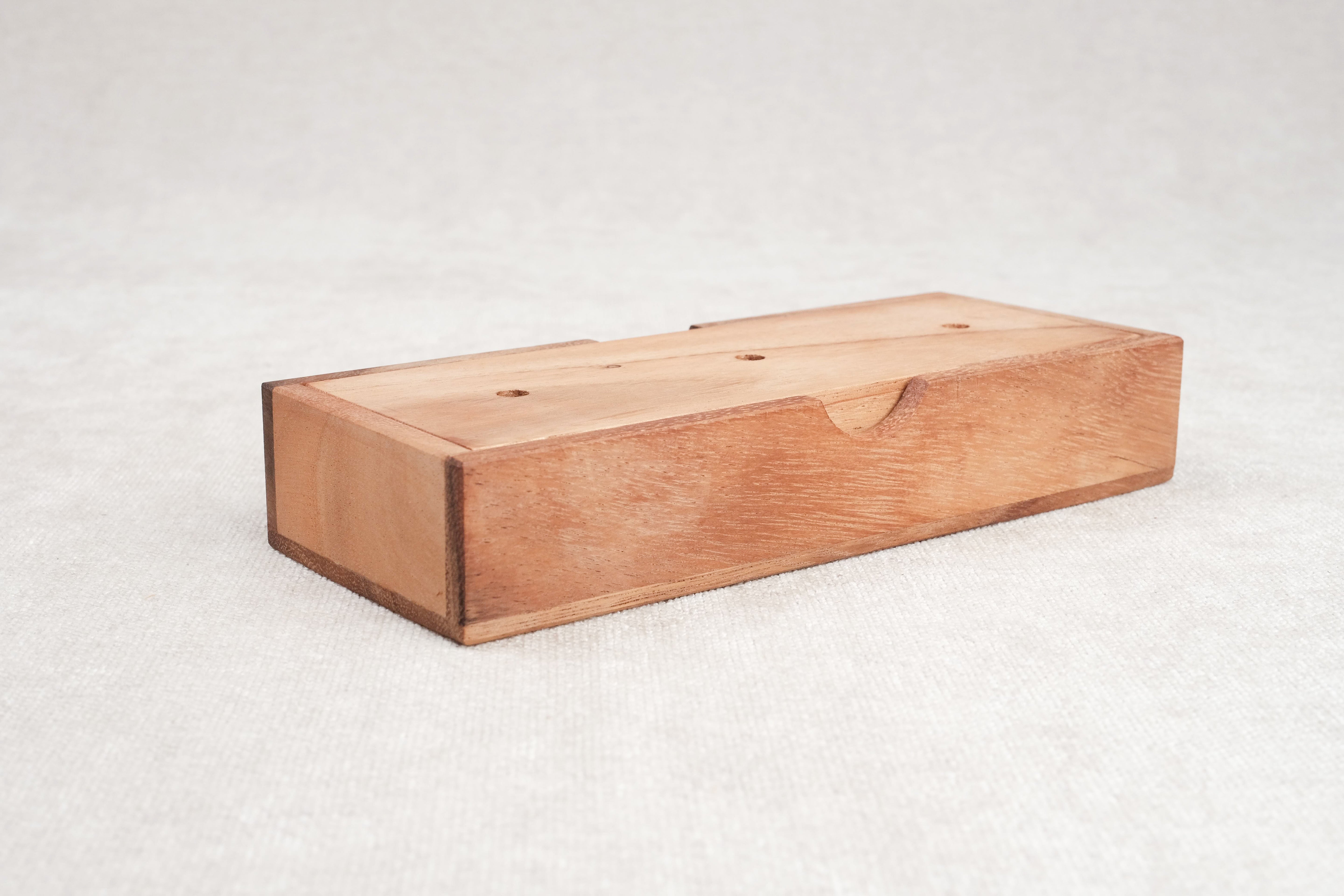 Coffret en bois de rangement pour le casse-tête La Tour de Hanoï – Jeux Faugère