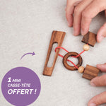 Gros plan sur le casse-tête offert Diapason en cours de manipulation