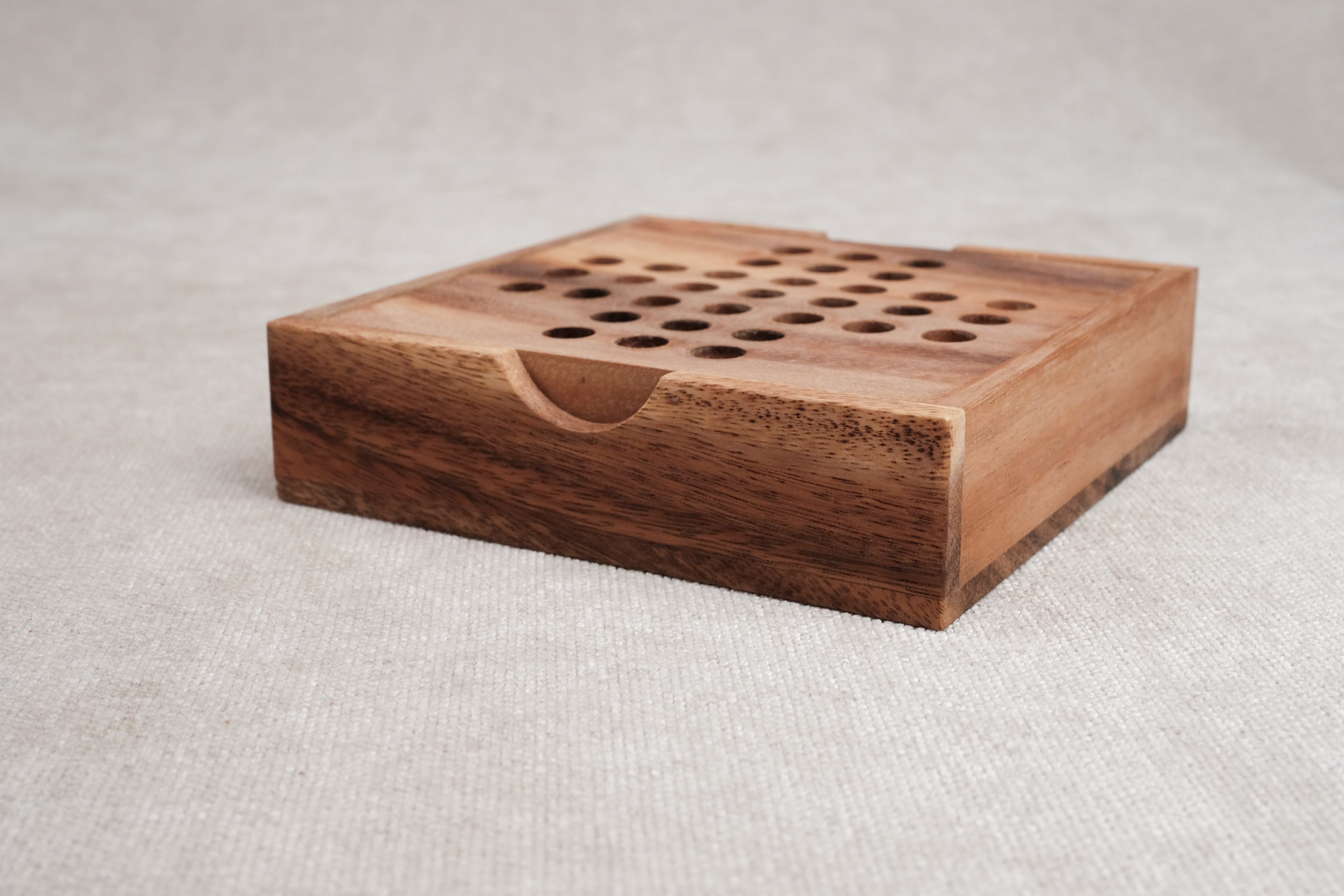 Boîte de rangement fermée du solitaire format voyage