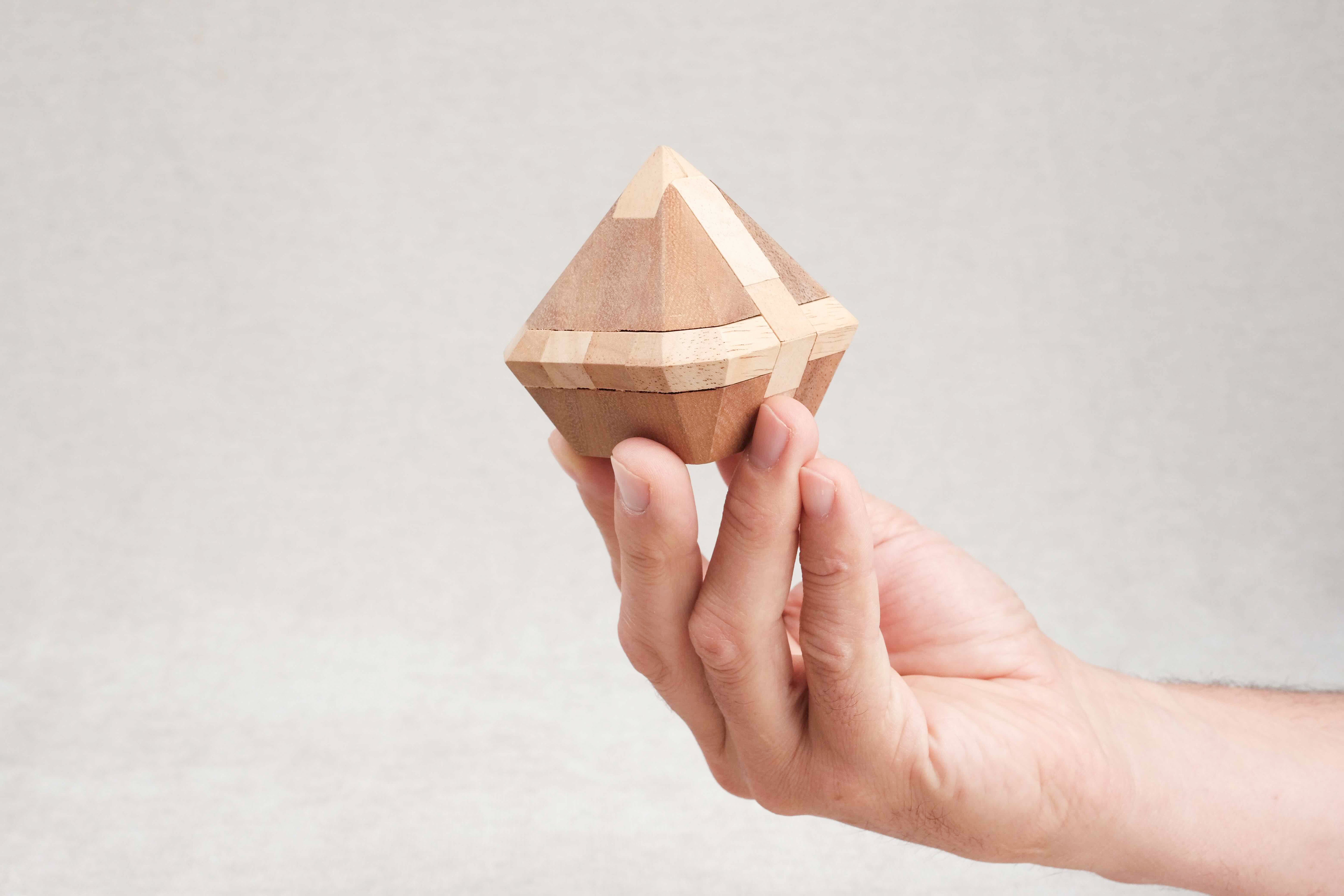 Casse-tête Le Diamant en bois – puzzle éducatif en forme de cristal