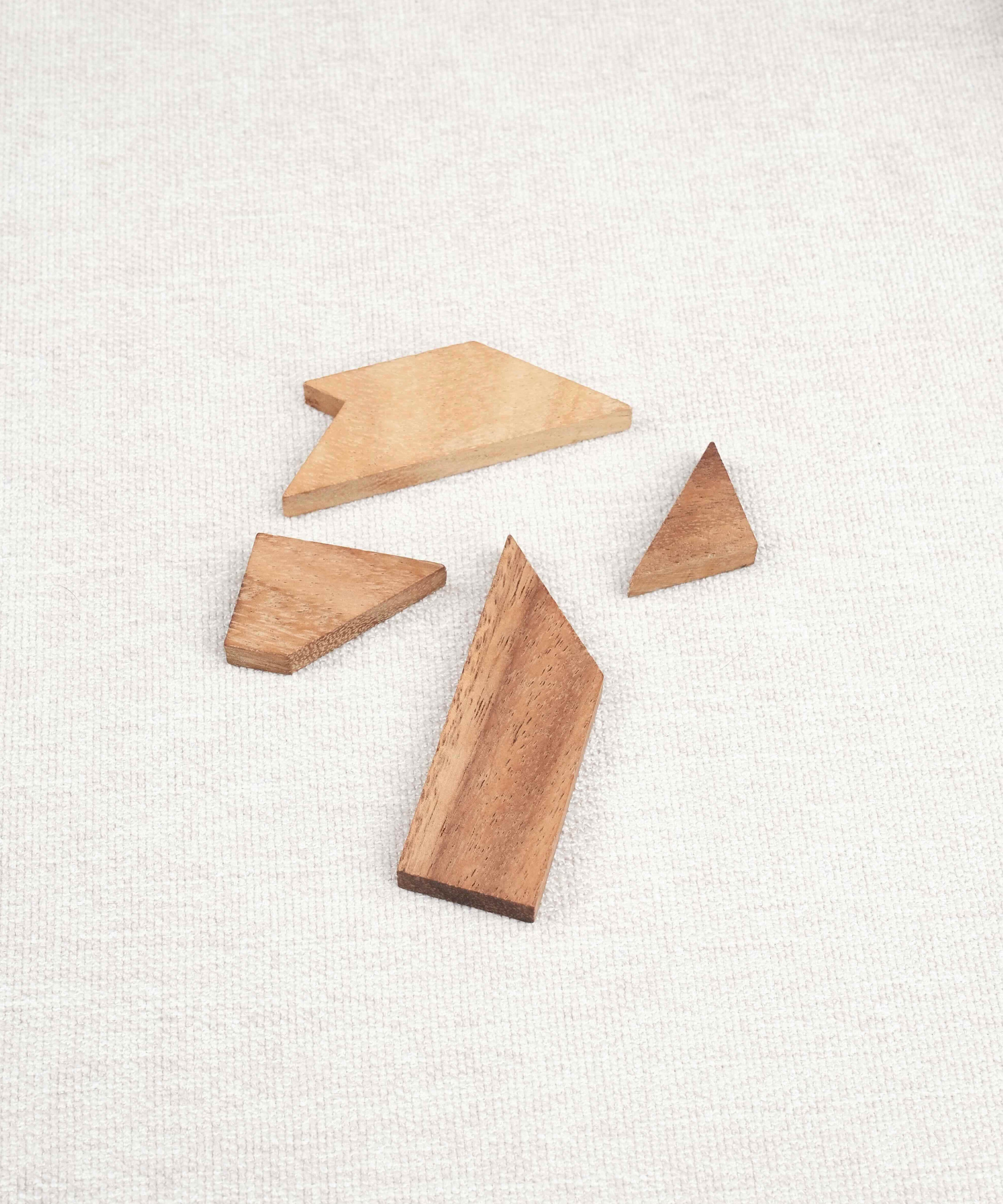 Pièces en bois du mini casse-tête Le T à assembler – Jeux Faugère