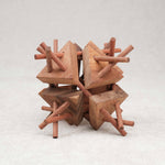 Casse-tête Super Tipi en bois – puzzle 3D complexe avec tiges et triangles imbriqués