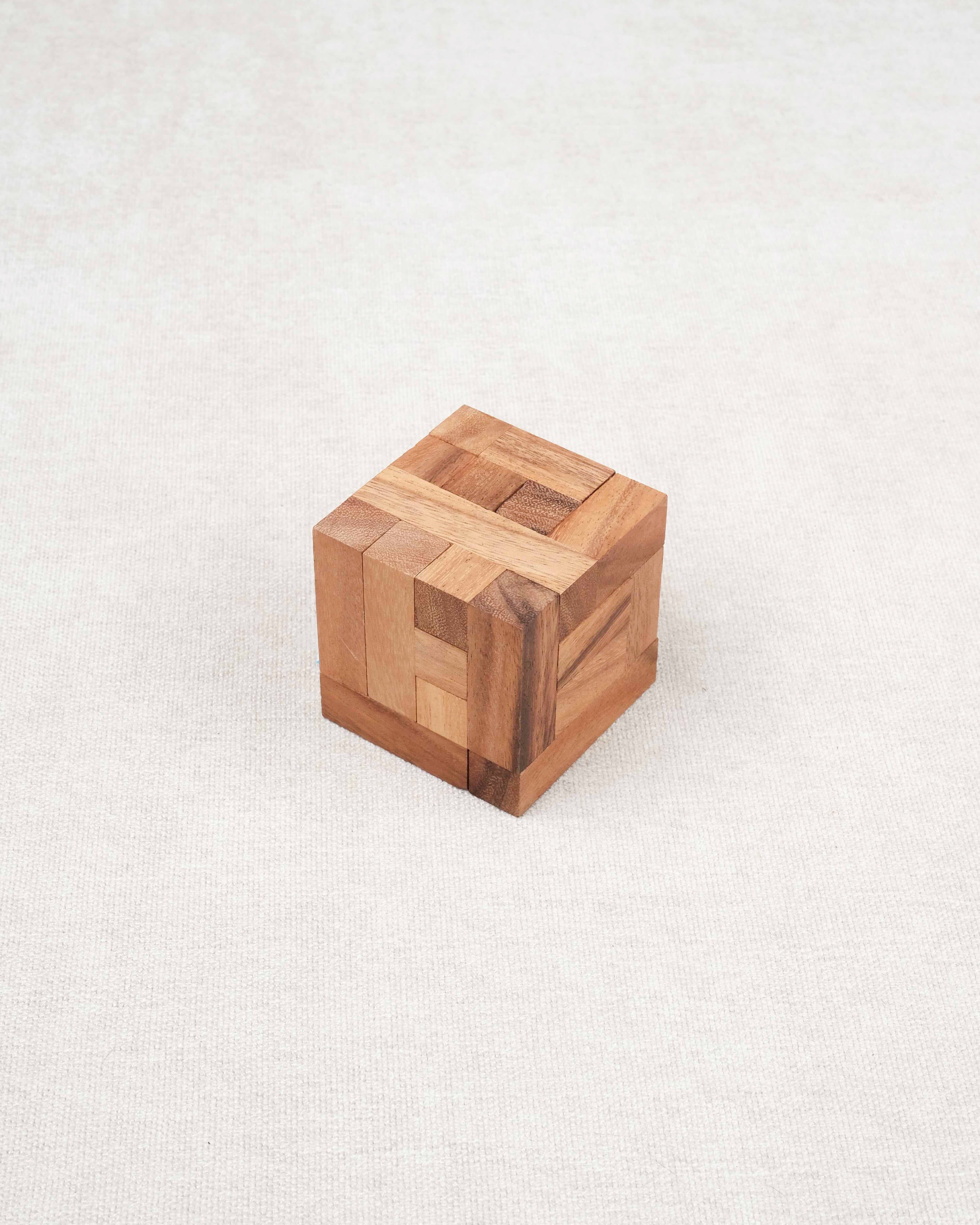 Casse-tête en bois Convolution – cube puzzle 3D difficile à démonter et remonter