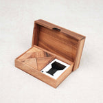 Coffret en bois ouvert avec deux tangrams et cartes défis – Double Tangram Jeux Faugère