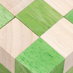 Zoom Cube Serpent vert et naturel, vue rapprochée – Jeux Faugère