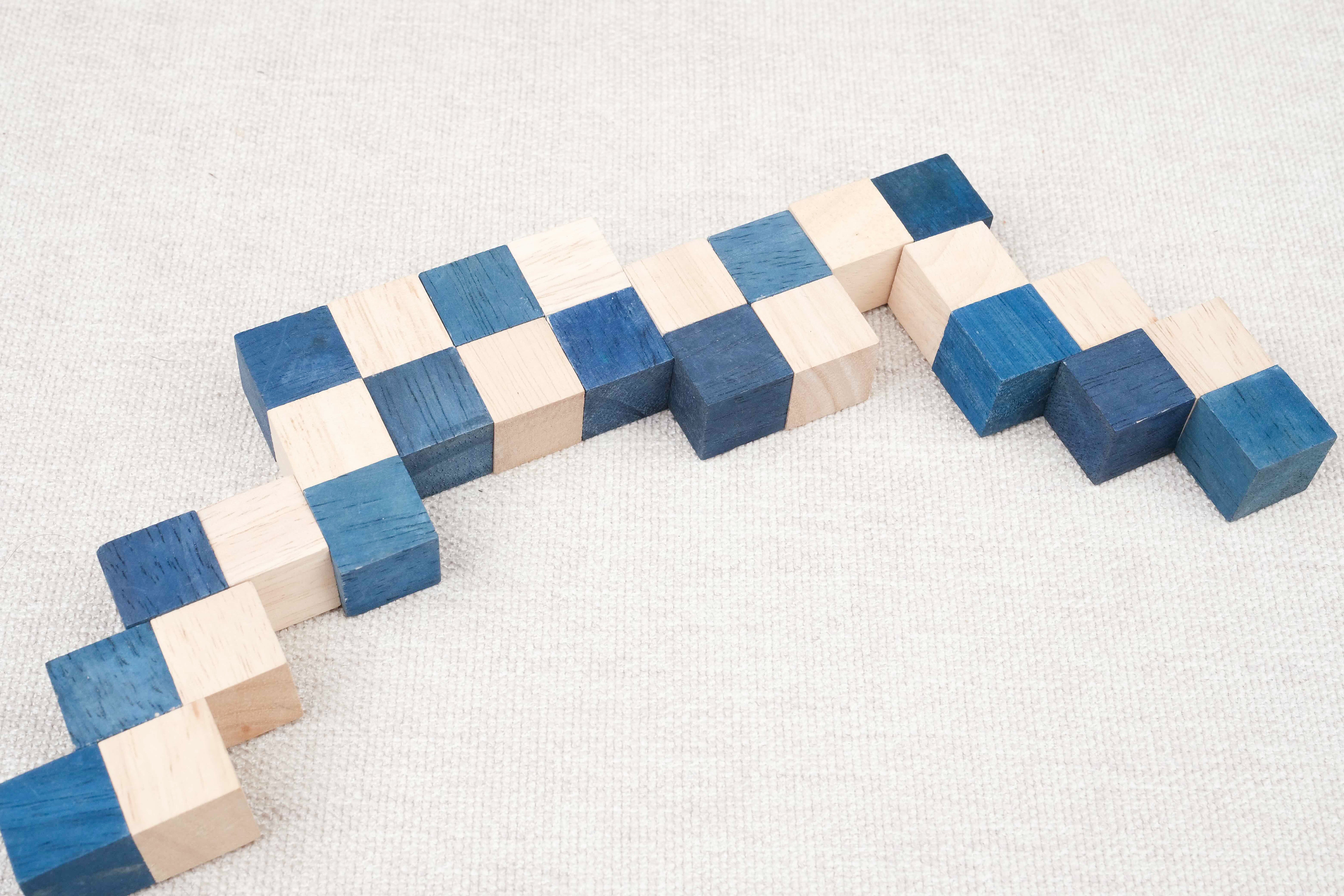 Cube Serpent bleu déplié – Jeux Faugère