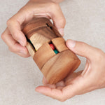 REVOLVE manipulé à la main, alignement des billes colorées – Jeux Faugère