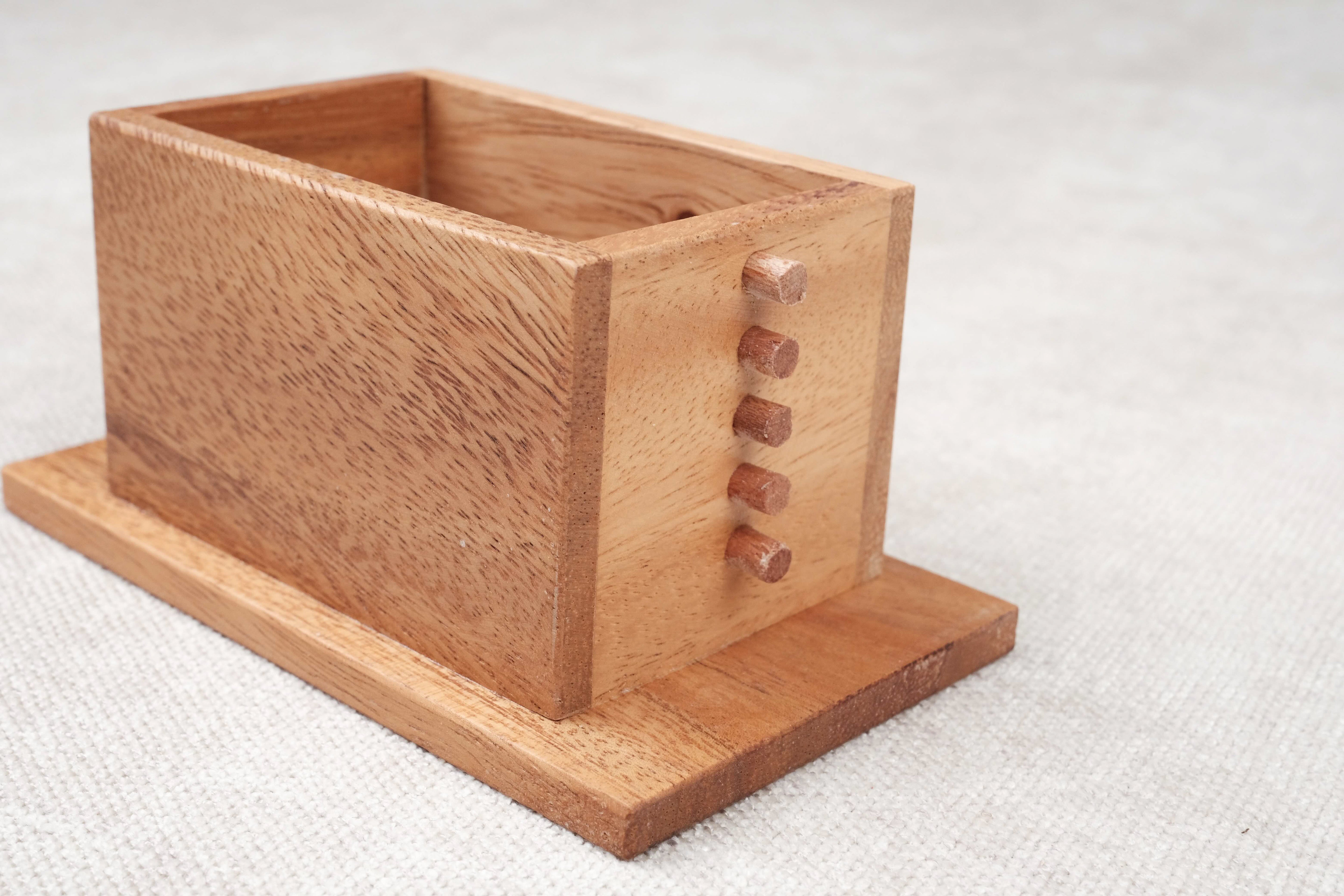 Coffre ouvert dévoilant son intérieur vide