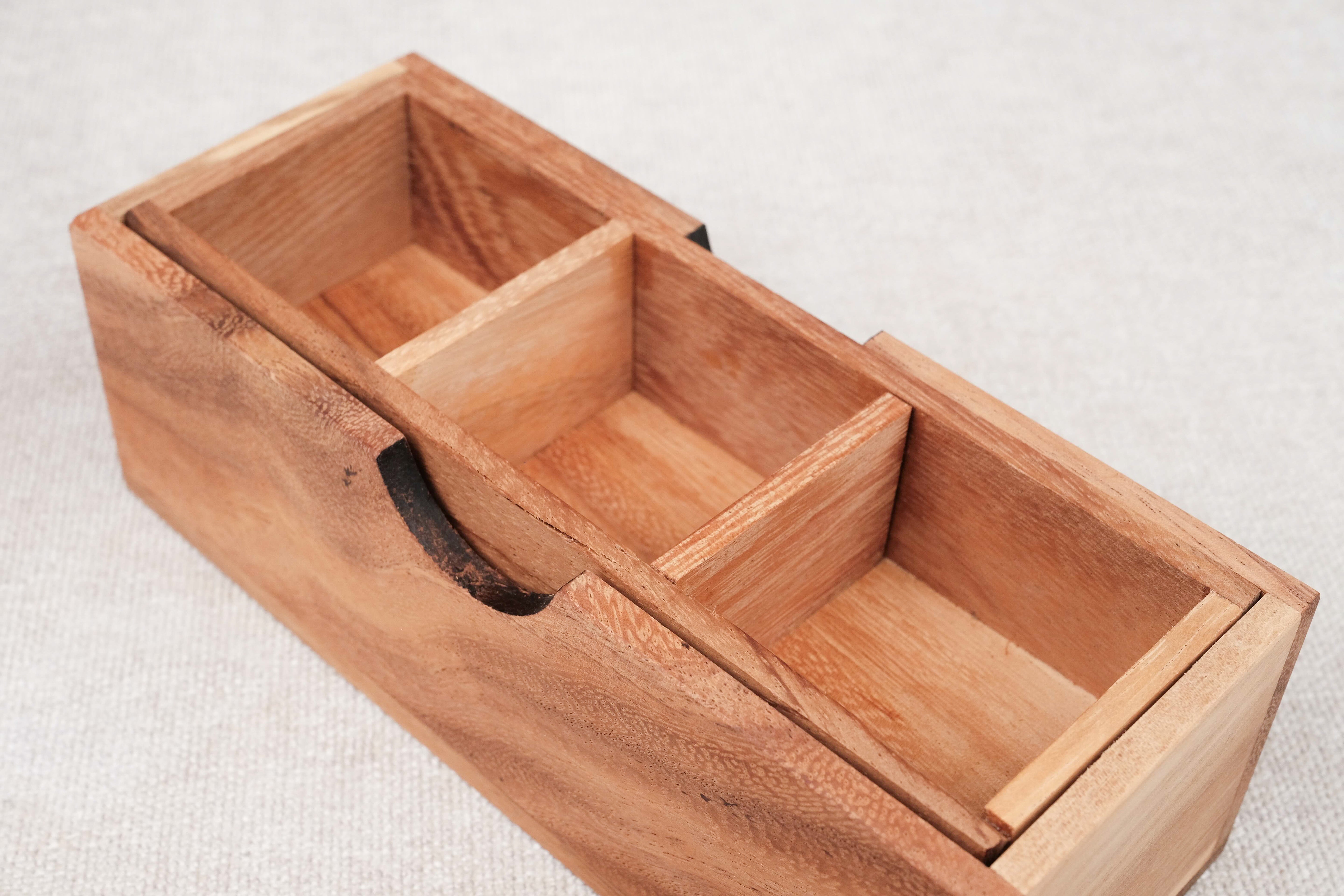 Vue intérieure avec compartiments vides