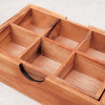 Compartiments intérieurs du coffret vide