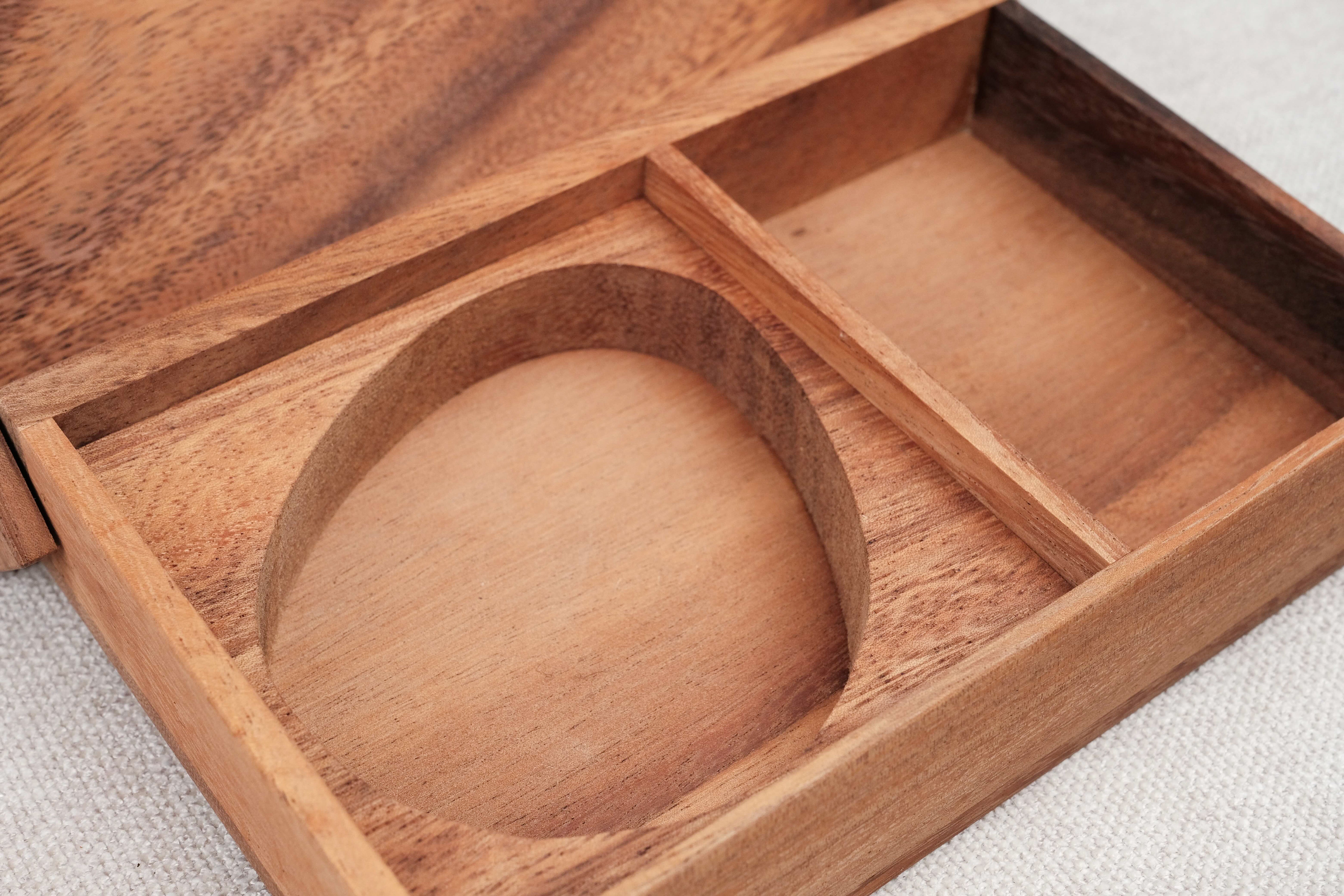 Coffret en bois vide avec emplacement en forme d’œuf – Double Tangram Œuf Jeux Faugère