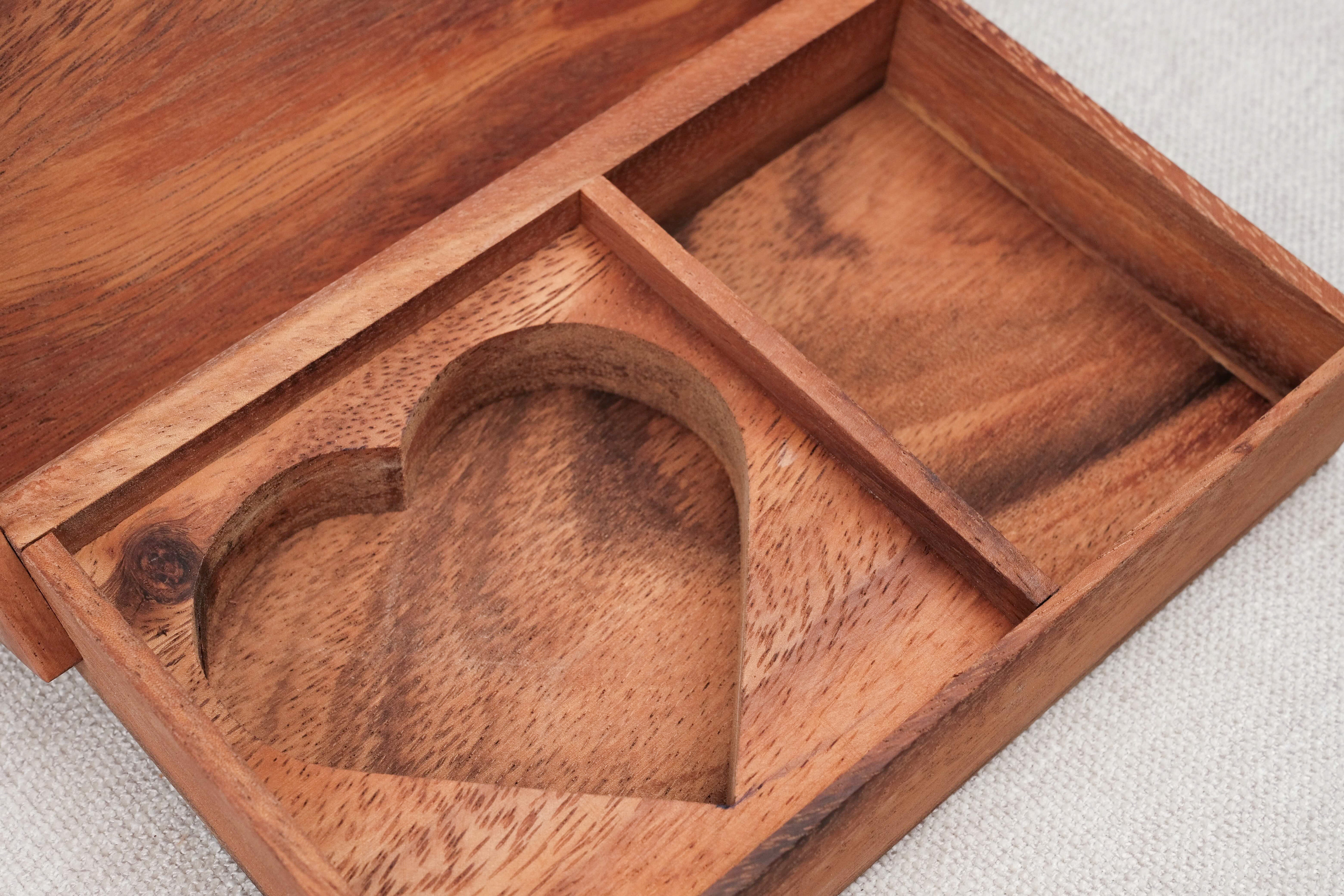 Coffret vide avec emplacement en forme de cœur – Double Tangram Cœur Jeux Faugère