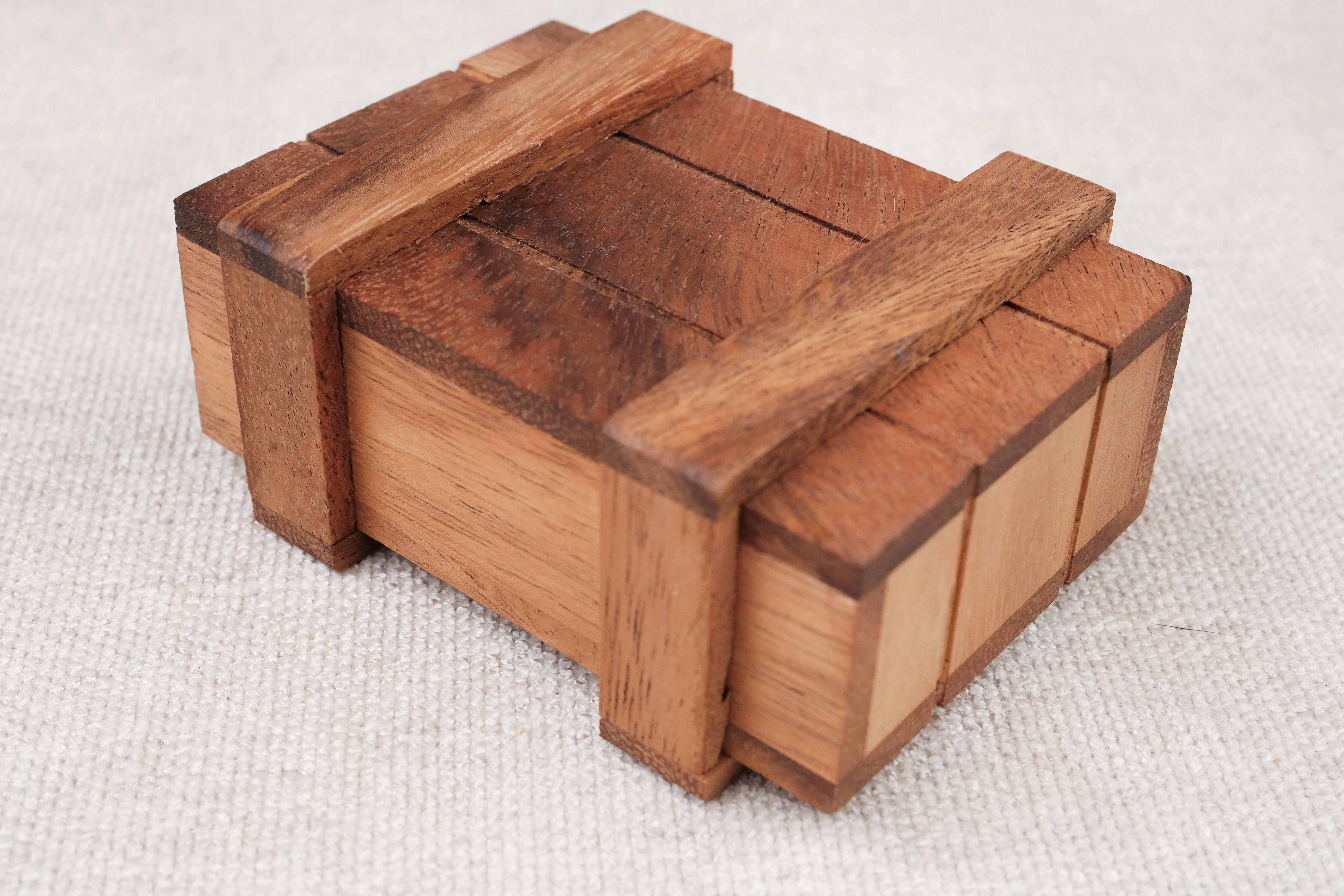 Détails casse-tête Boîte Secrète en bois avec mécanisme caché – Best-seller Jeux Faugère