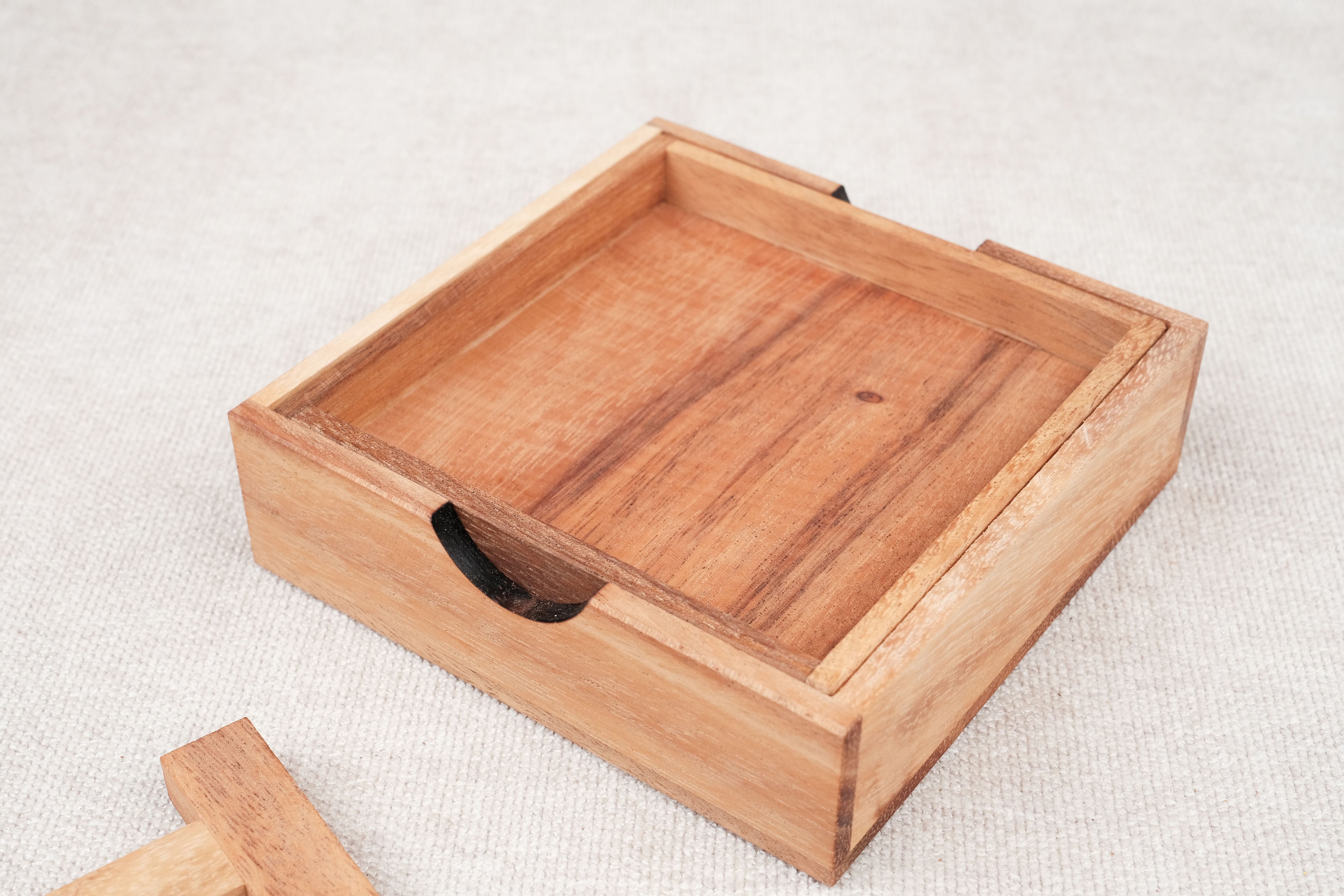 Coffret vide du casse-tête Les 4 T en bois massif