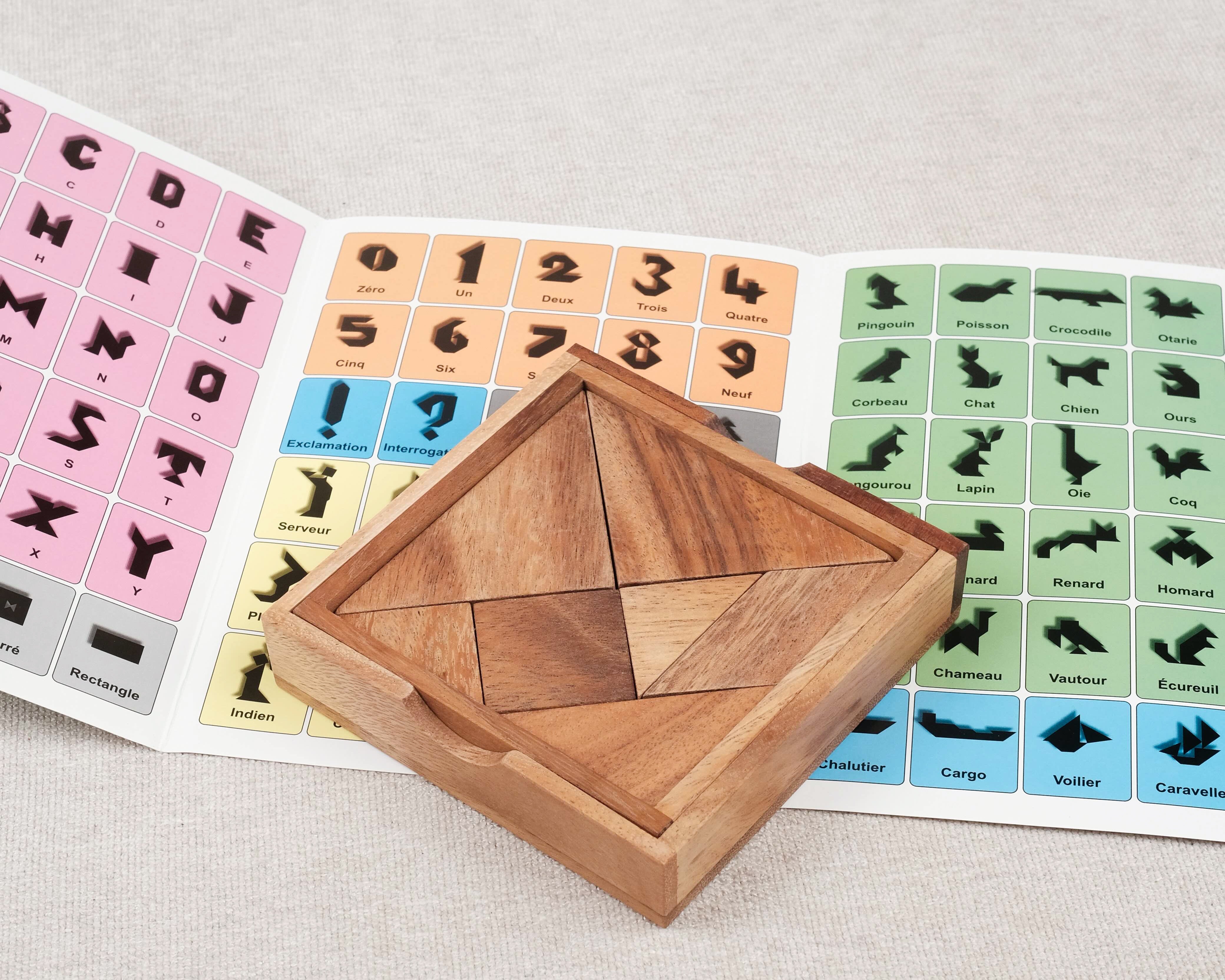 Tangram pédagogique en bois avec livret 120 figures