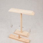 Jeu de l’anneau en bois posé sur une table, jeu d’adresse best-seller Jeux Faugère