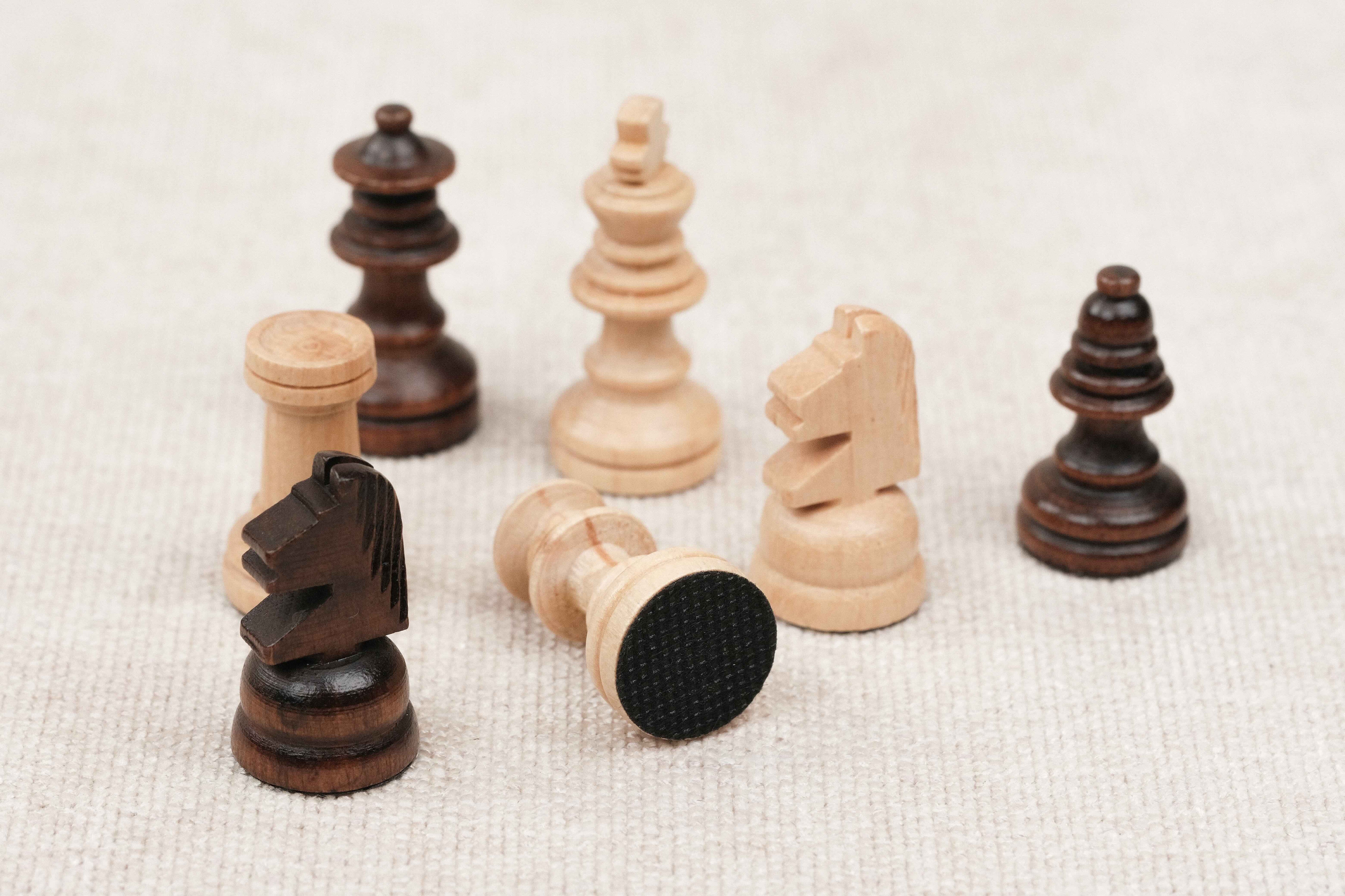 Pièce d’échecs avec base magnétique pour une stabilité optimale