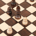 Détails du plateau d’échecs magnétique en bois marron et naturel