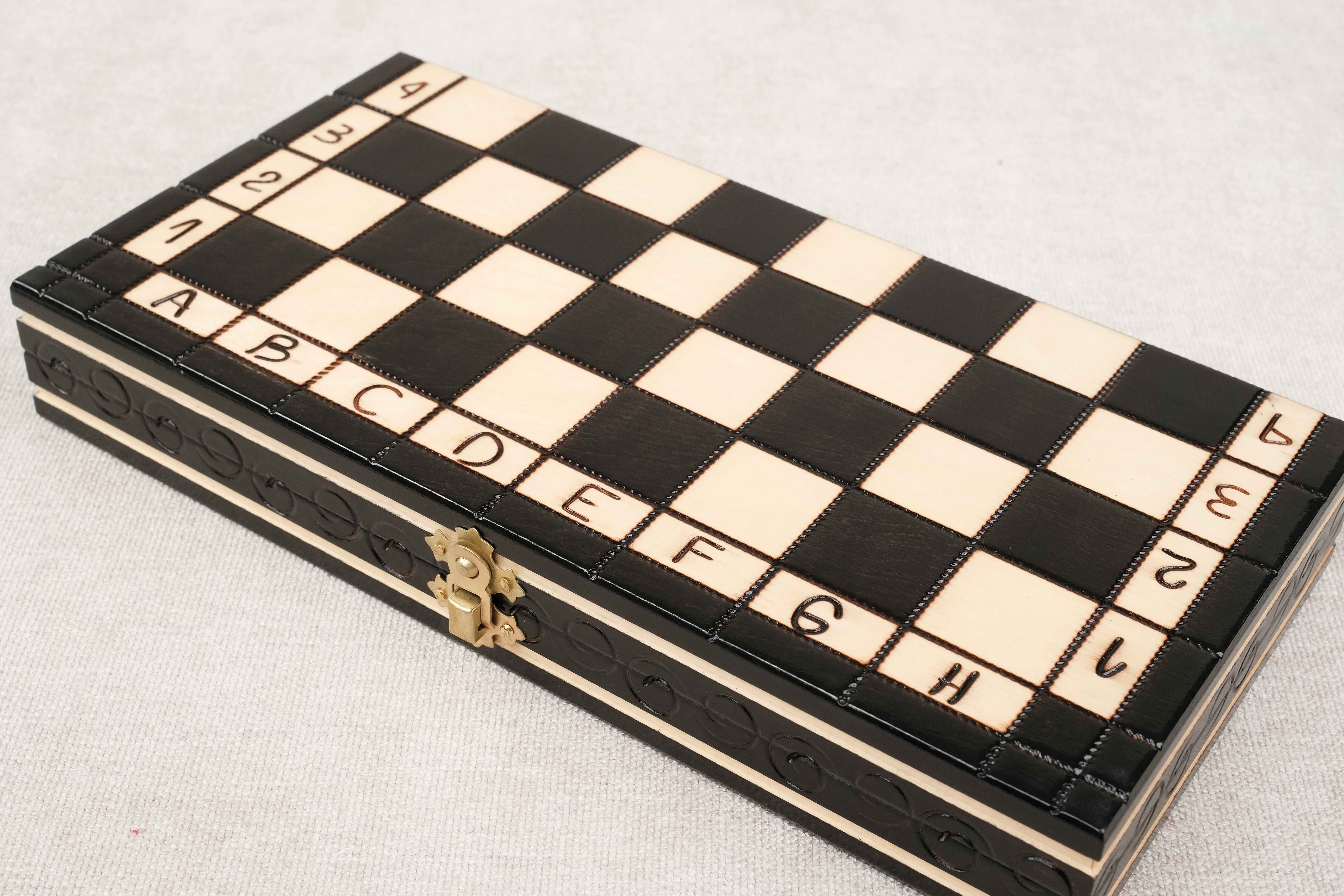 Jeu d’échecs pliable en bois noir format M fermé