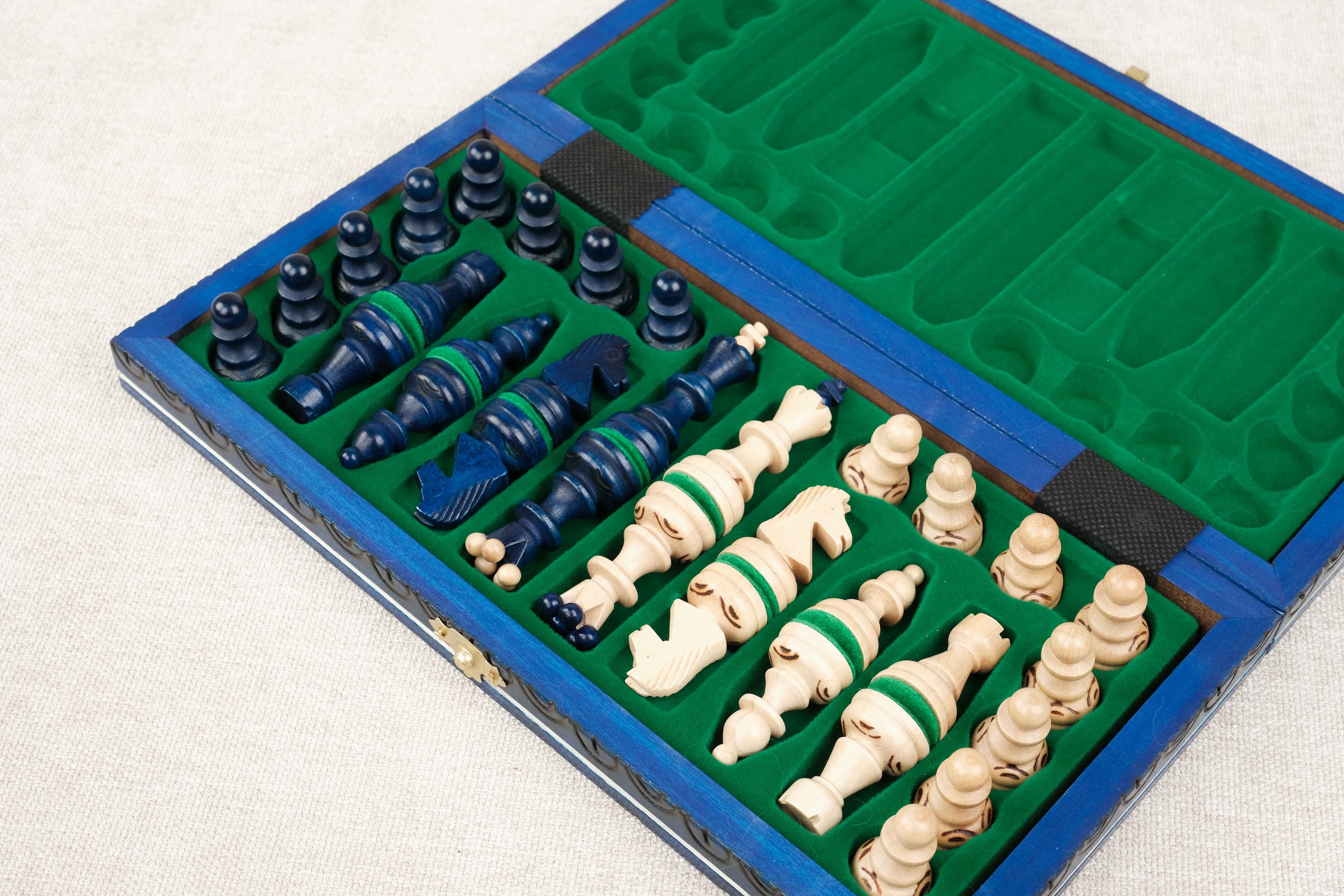 Coffret pliable d’échecs bleu en bois avec rangement individuel avec feutrine