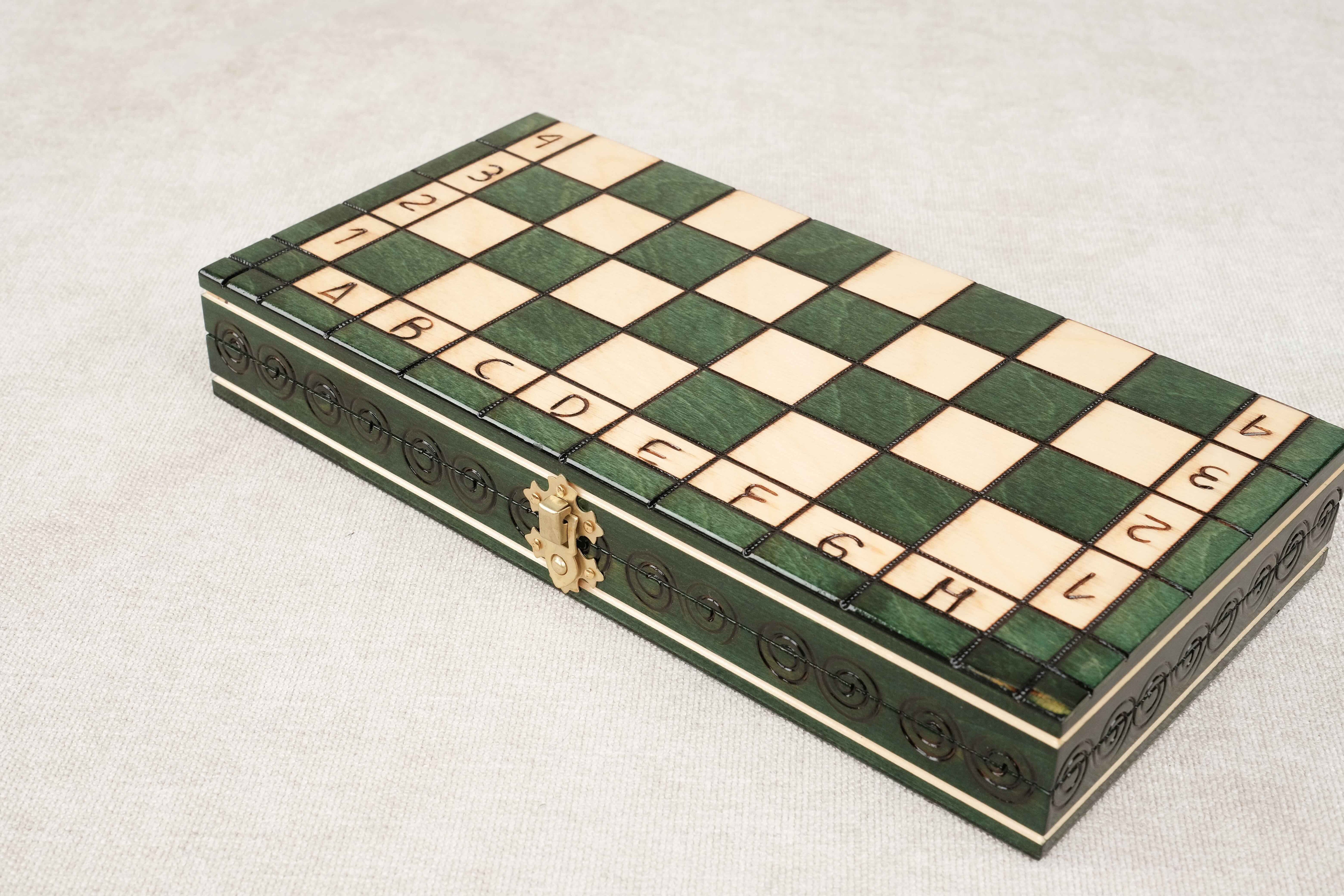 Jeu d’échecs fermé vert format M pliable en coffret bois