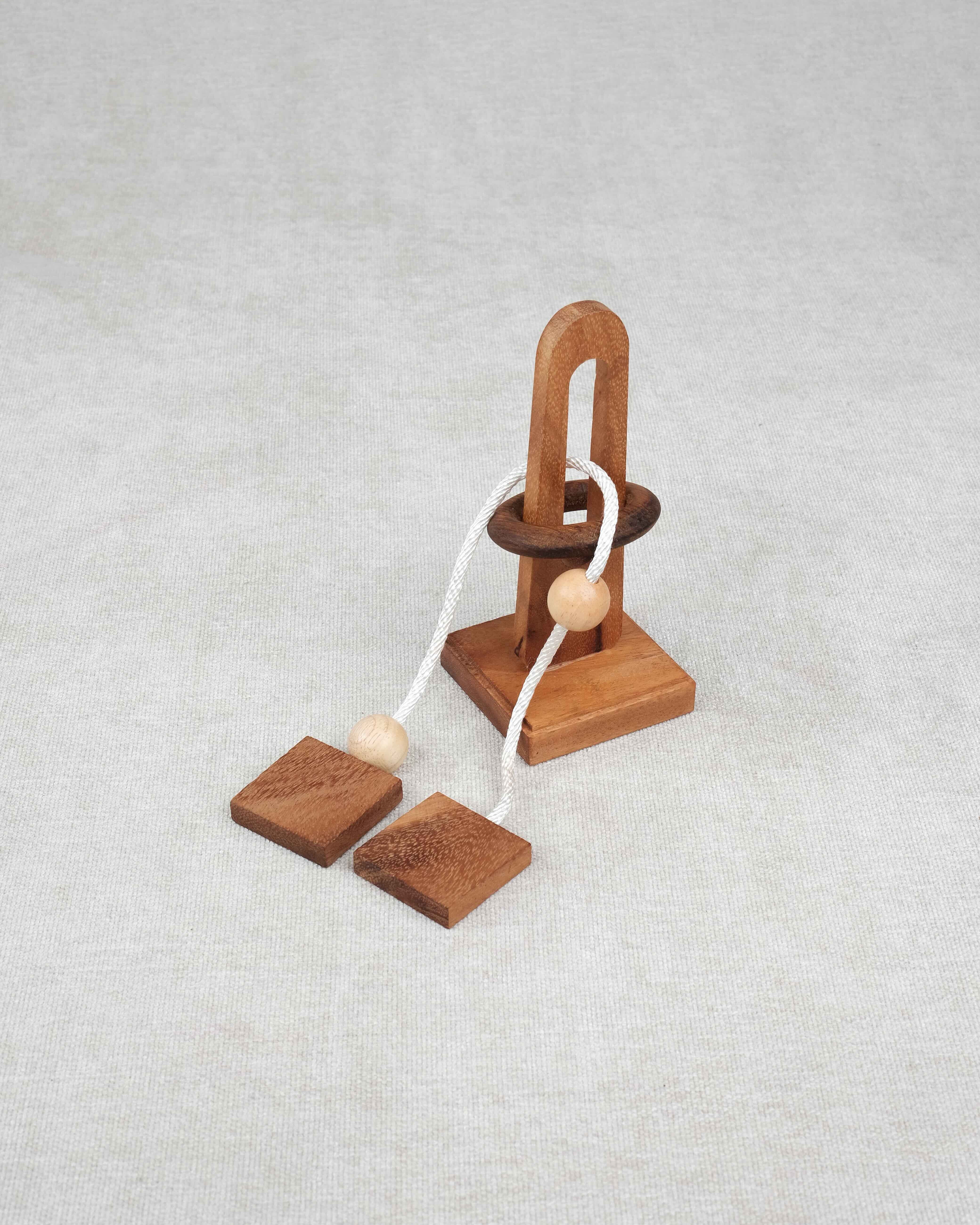Casse-tête Anneau Magique en bois avec ficelle et anneau