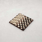 Jeu de dames en bois marron format moyen avec pions en place