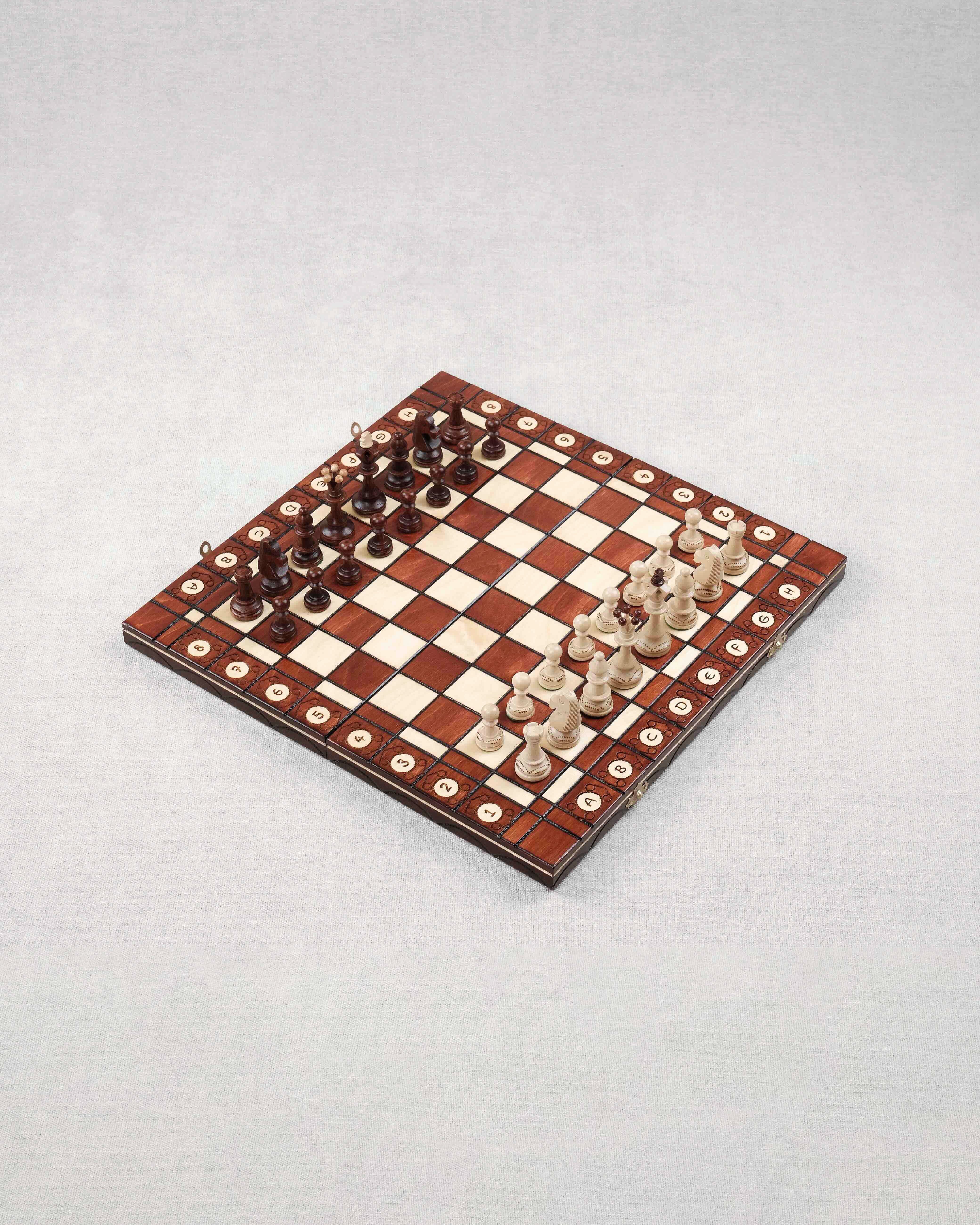 Jeu d’échecs grand format L en bois marron clair et naturel, plateau ouvert
