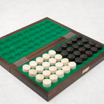 Coffret pliable de dames en bois marron avec pions rangés