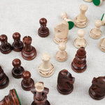 Vrac de pièces d'échecs du jeu grand format L marron clair