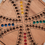 Vue rapprochée du plateau gravé et sérigraphié – Tock 4 joueurs