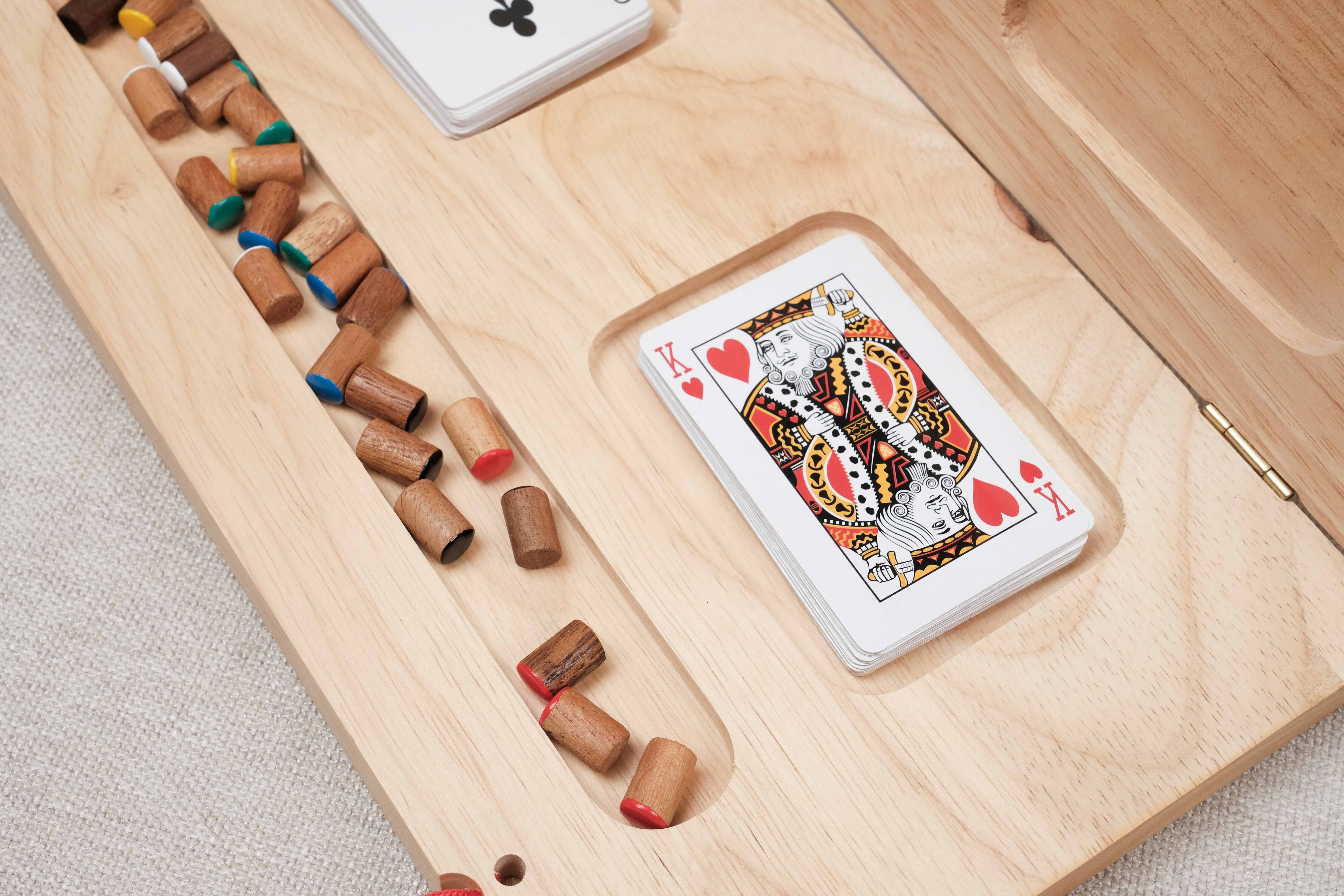 intérieur plateau de rangement avec compartiment pour pions et cartes du tock (toc) 6 joueurs XL clair