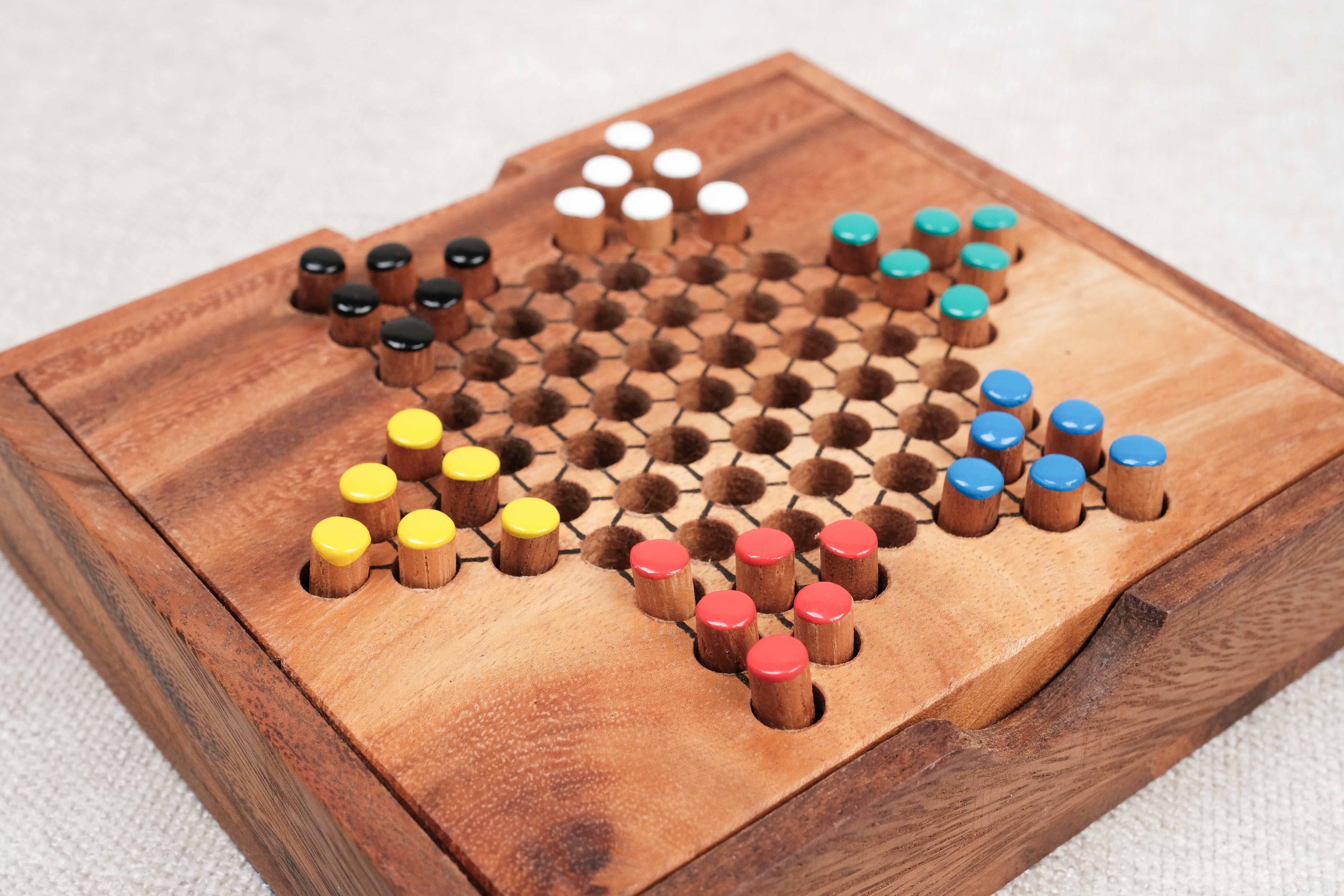 Details Plateau S des Dames Chinoises fermé