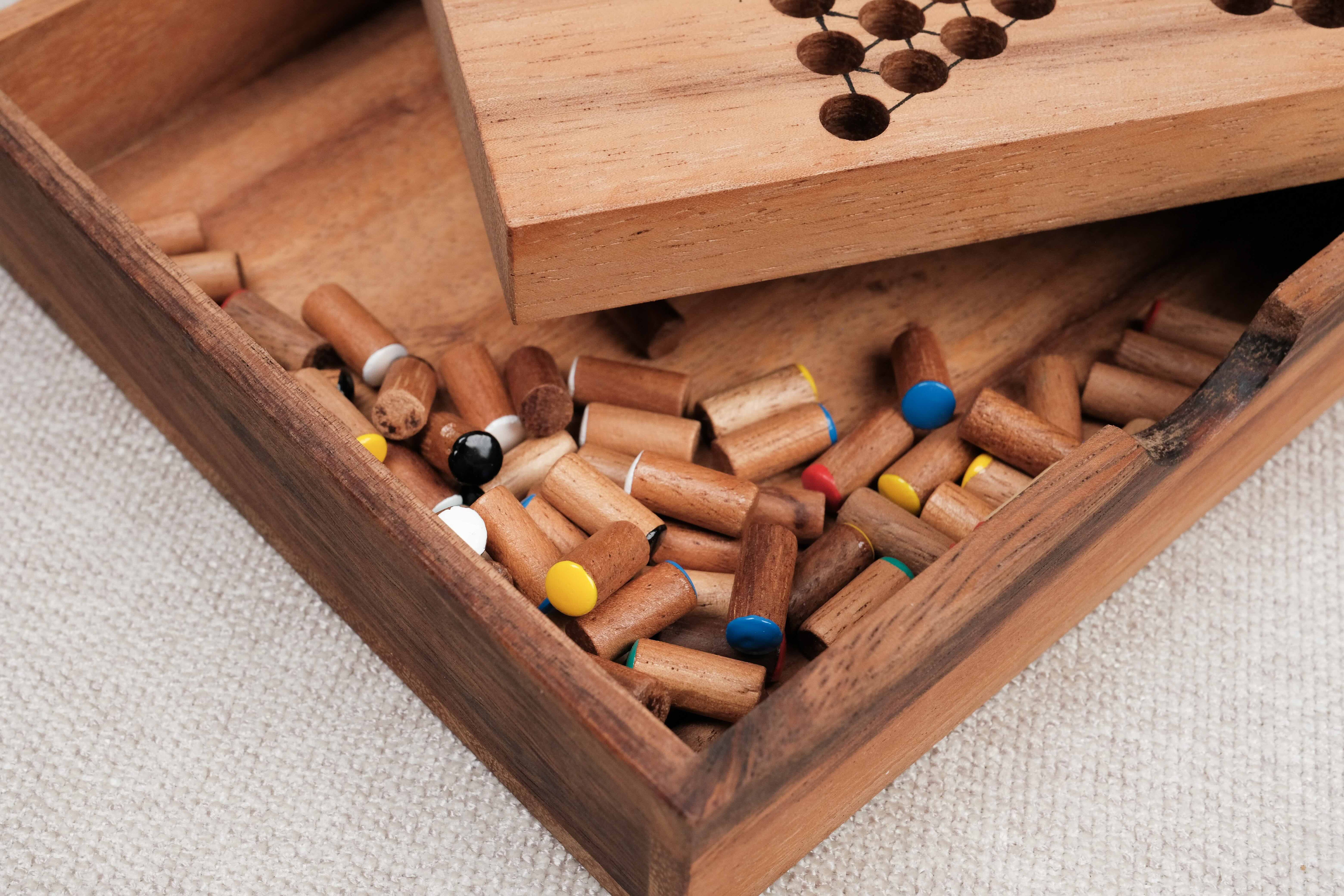 Plateau de Dames Chinoises M ouvert avec pions colorés