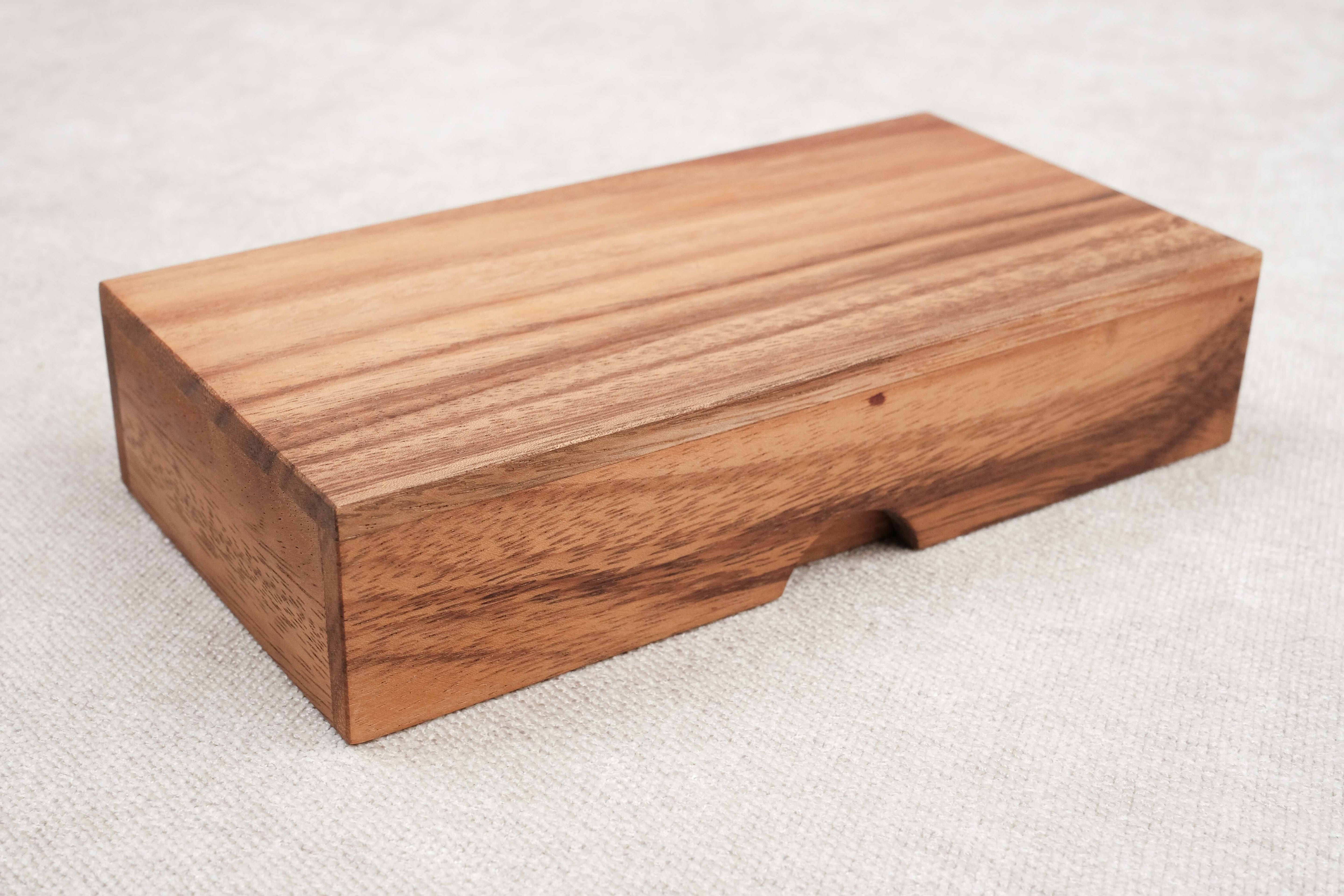 Coffret fermé en bois du Triomino – Jeux Faugère