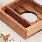 Compartiment vide du coffret cartes et dés en bois avec espace pour dés et cartes