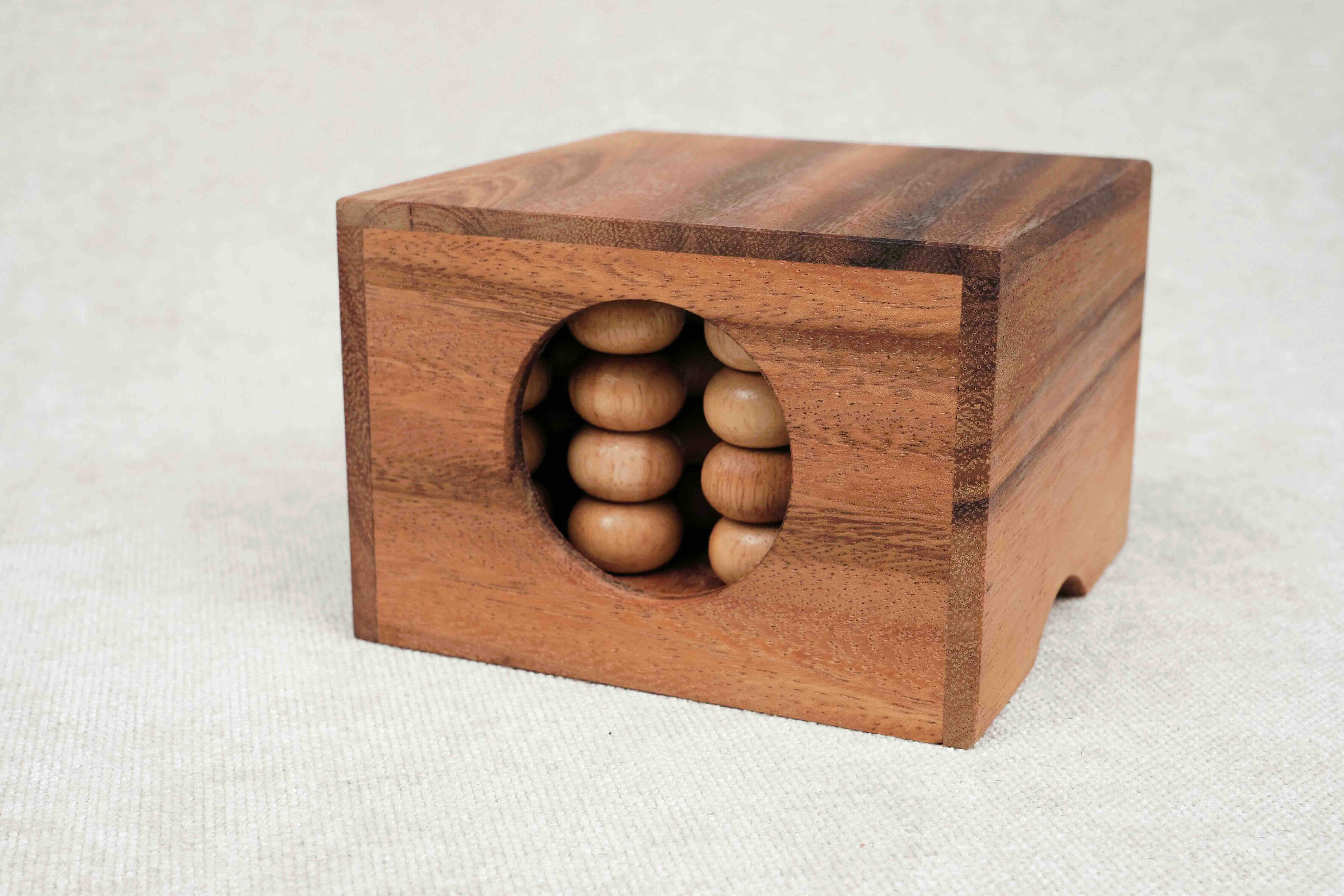 Coffret fermé du Puissance 4 3D en bois avec rangement intégré