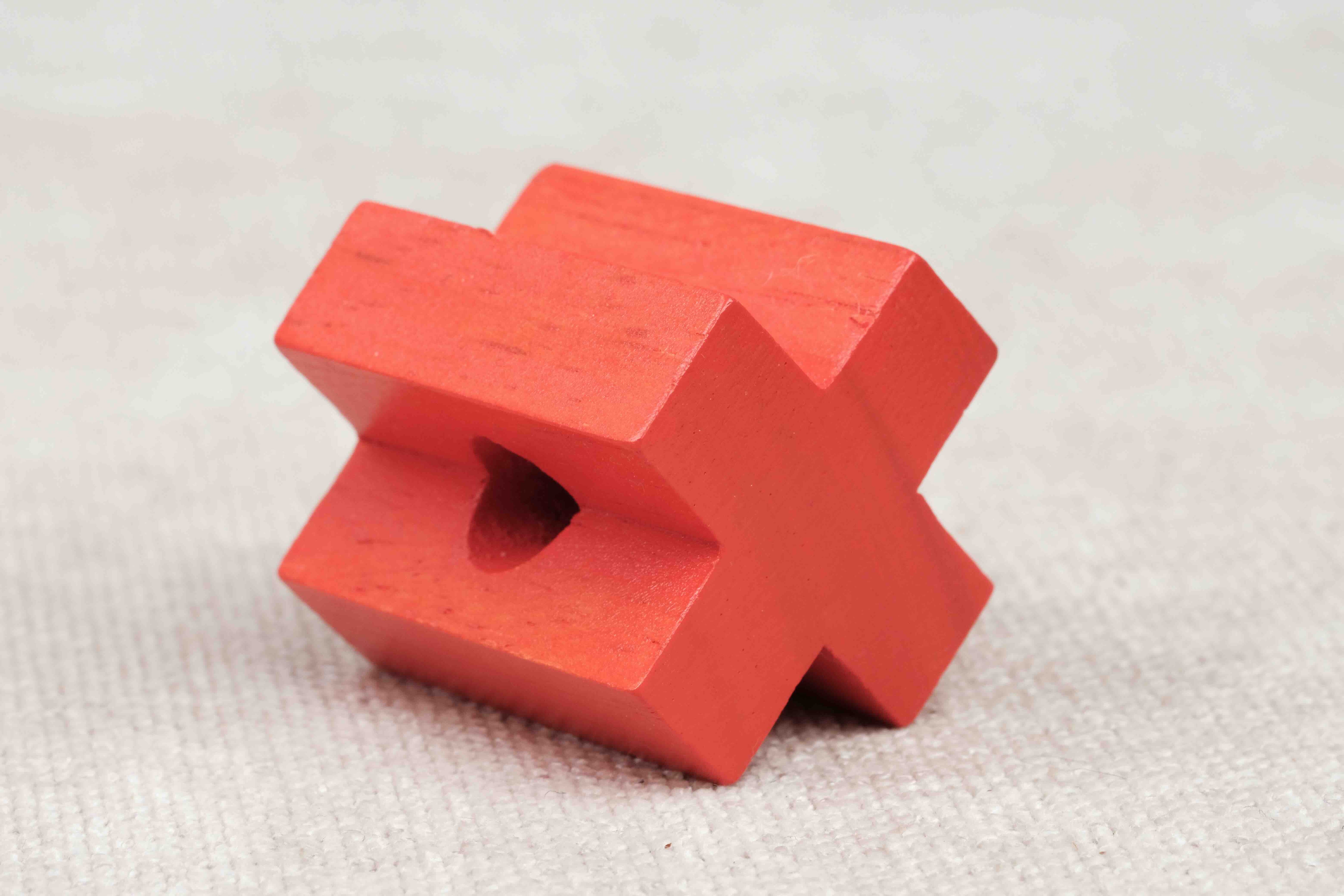 Croix rouge en bois du Morpion 3D XL