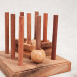 Structure vide du Morpion 3D M avec tiges verticales en bois