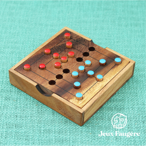 Plateau en bois du jeu de Marelle avec cases gravées et sérigraphiées