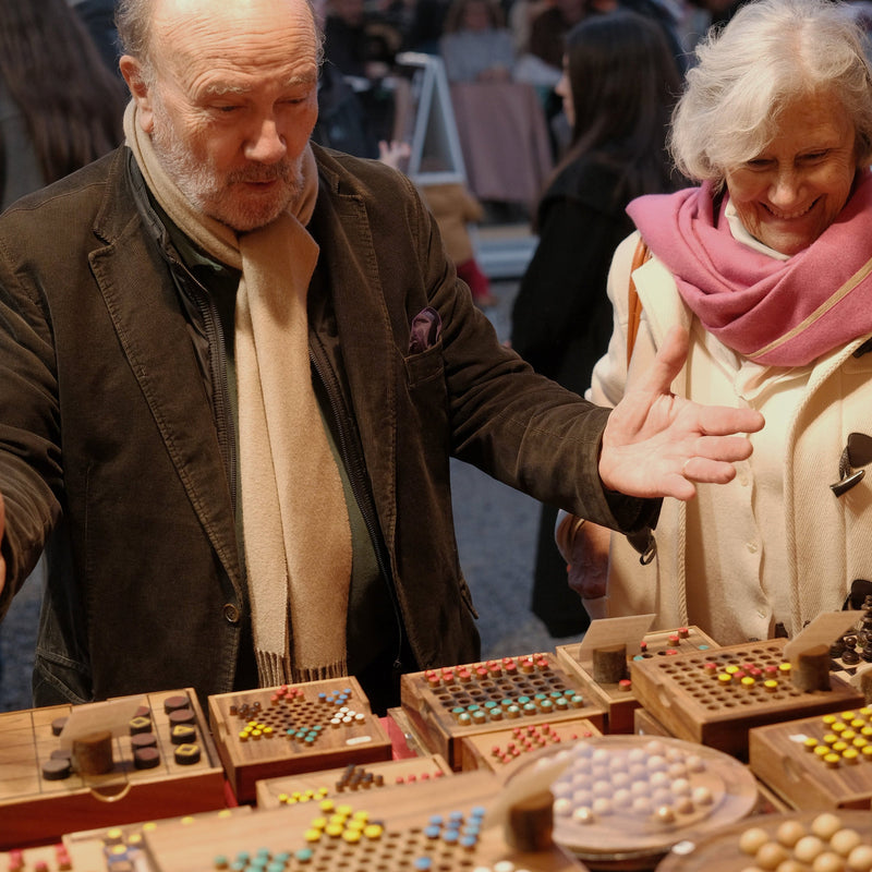 Jeux Faugère sur les marchés de Noël – stand de jeux et casse-têtes en bois