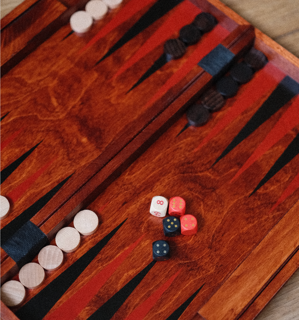 Découvrir le backgammon : règles, histoire et plaisir de jouer